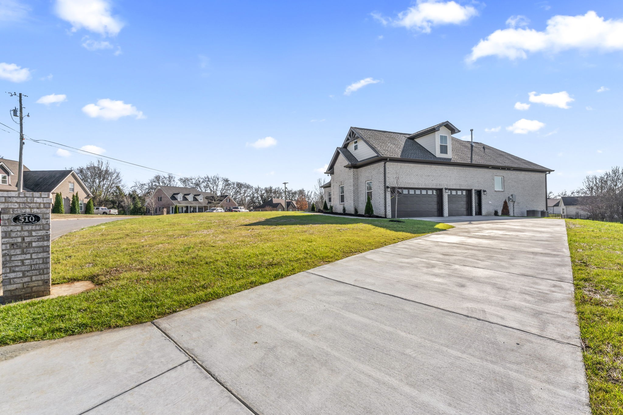 510 Apple Blossom Trl Property Photo 4