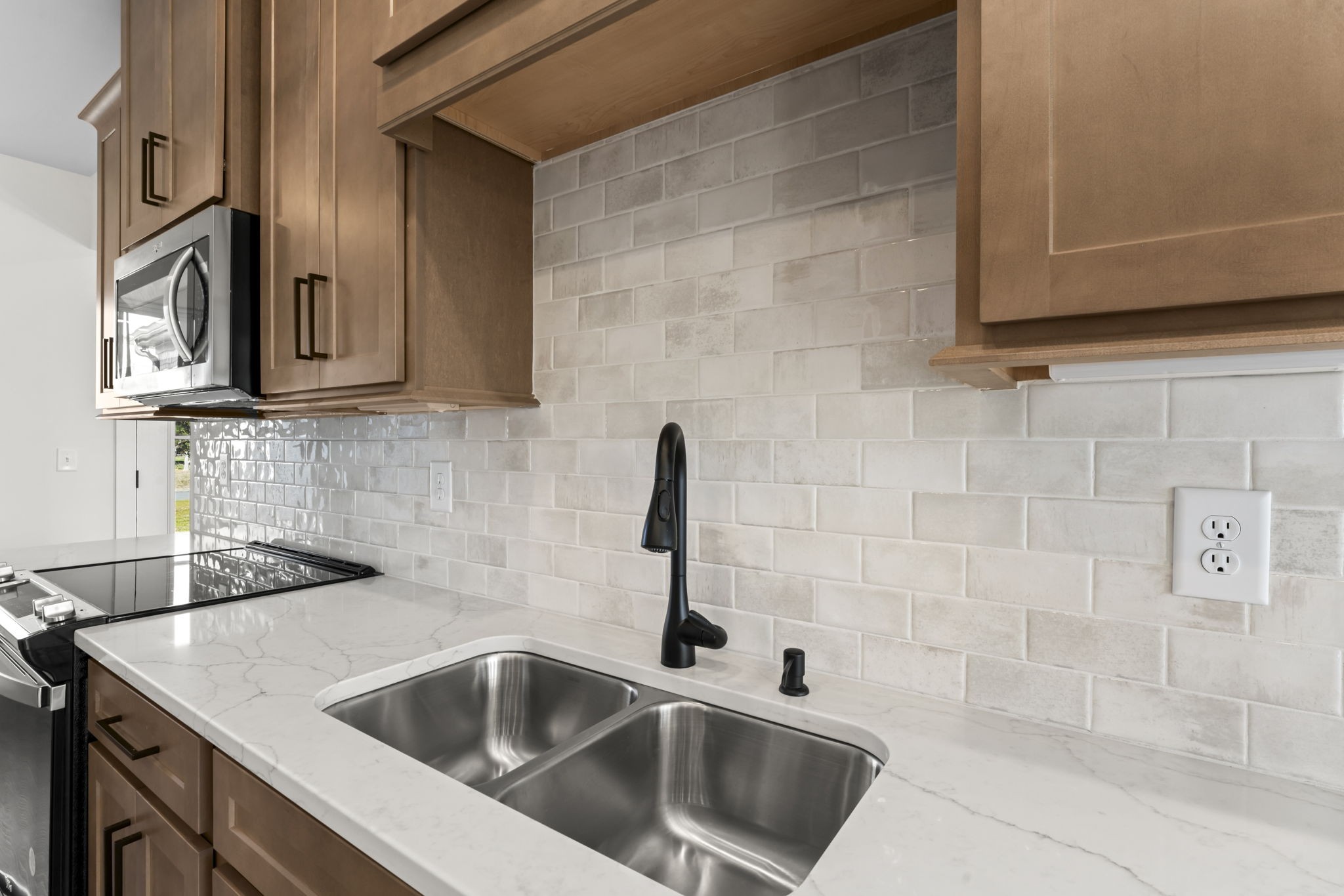 510 Apple Blossom Trl Property Photo 17
