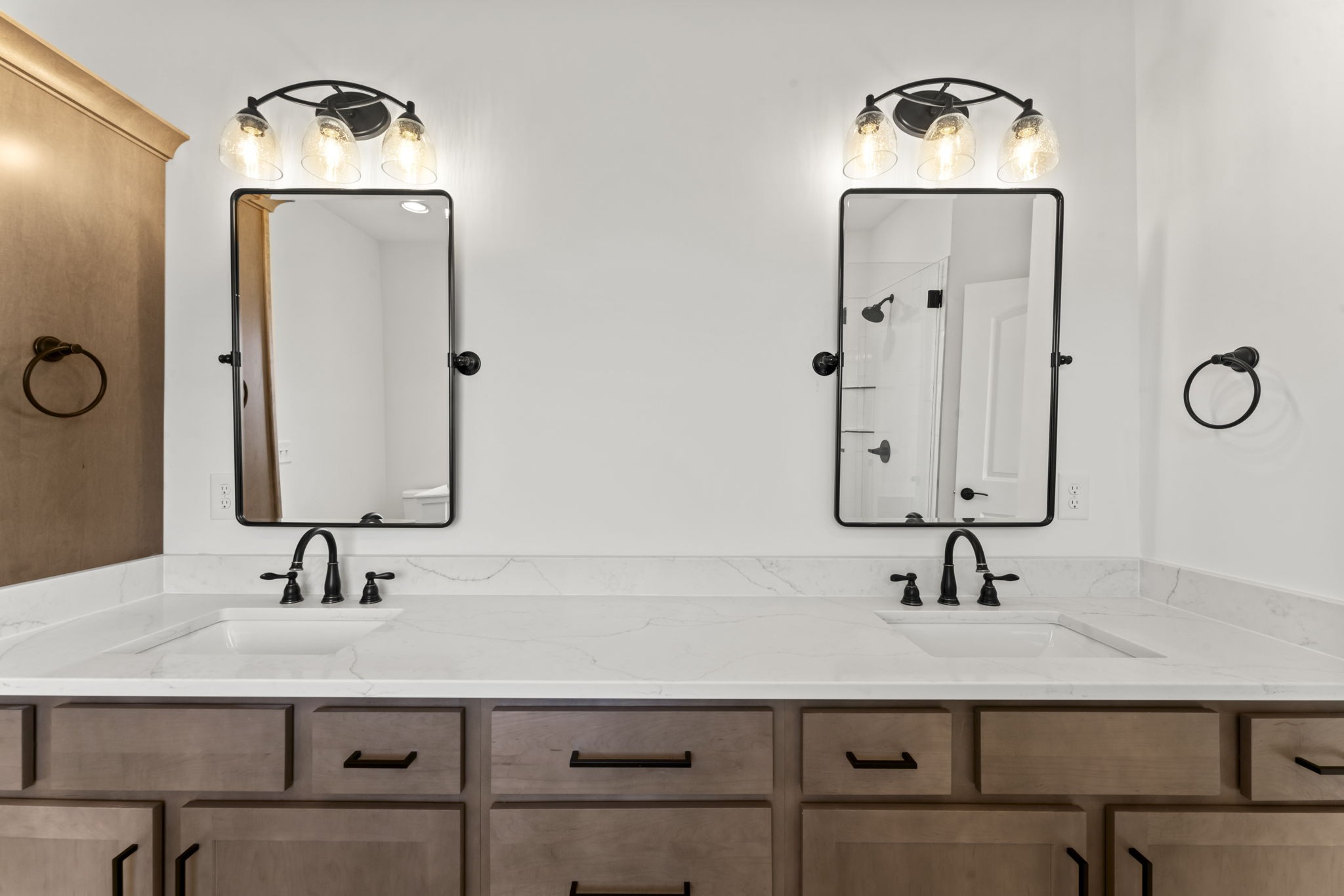 510 Apple Blossom Trl Property Photo 32