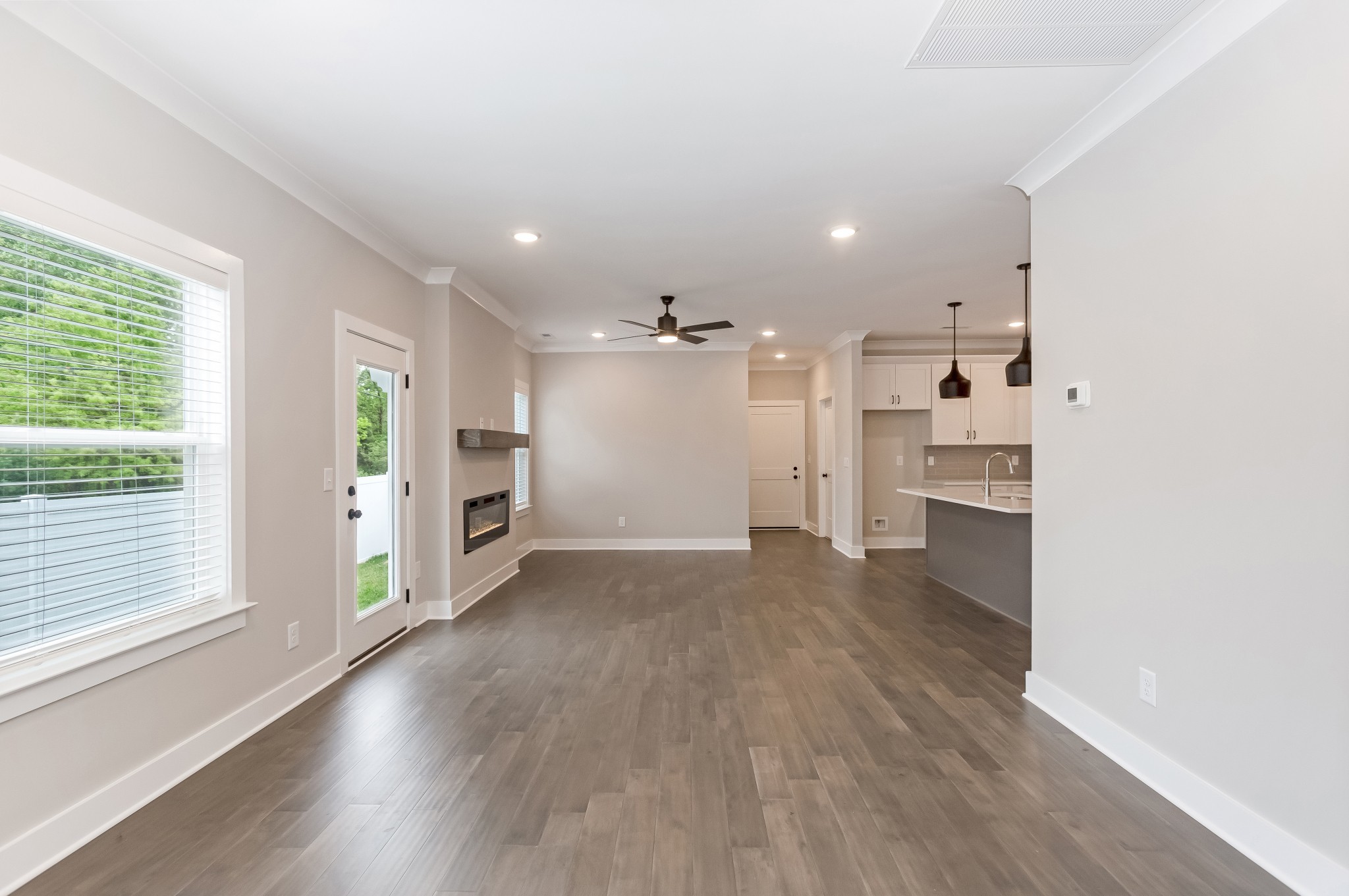 300 Jasmine Park Property Photo 11