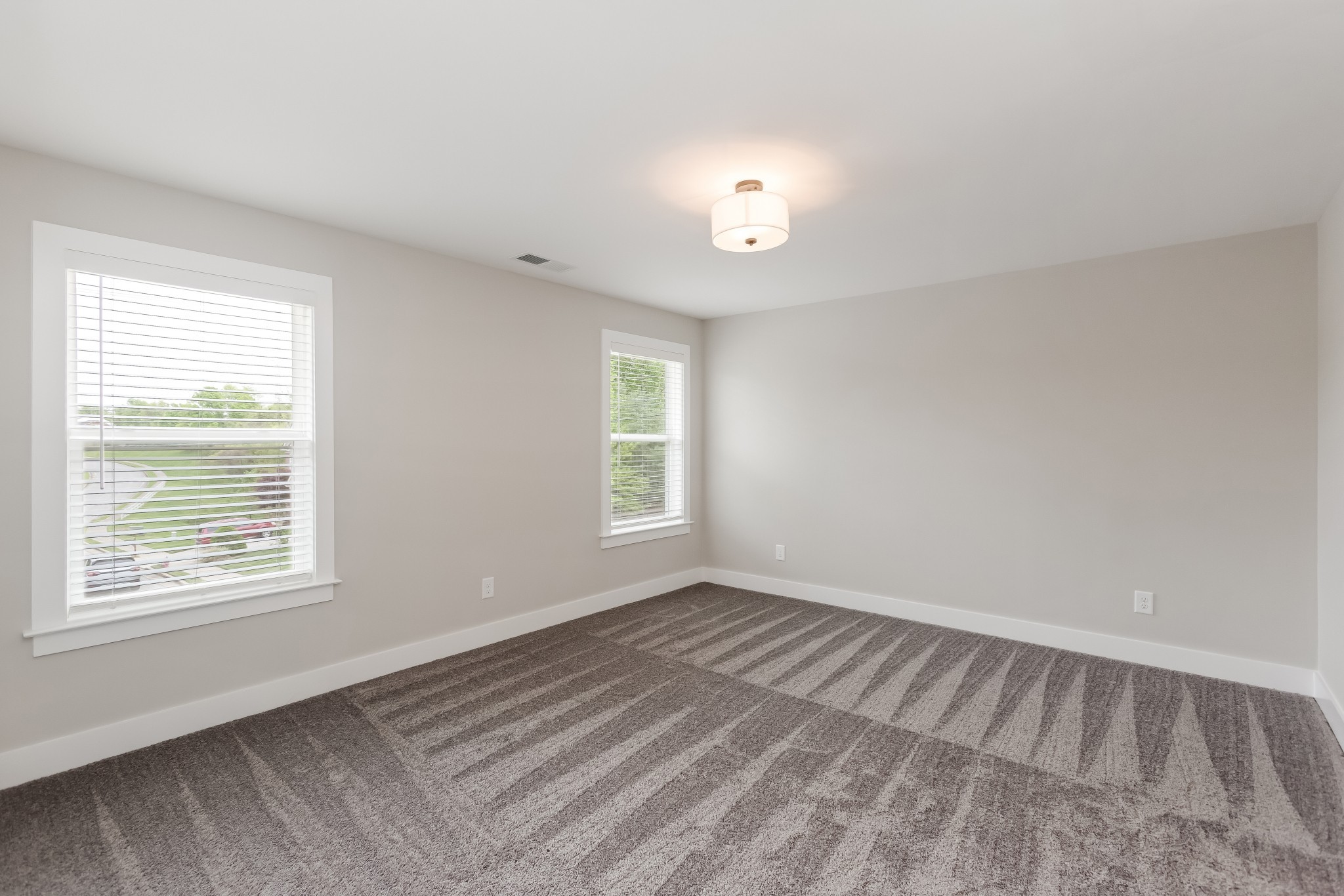 300 Jasmine Park Property Photo 13