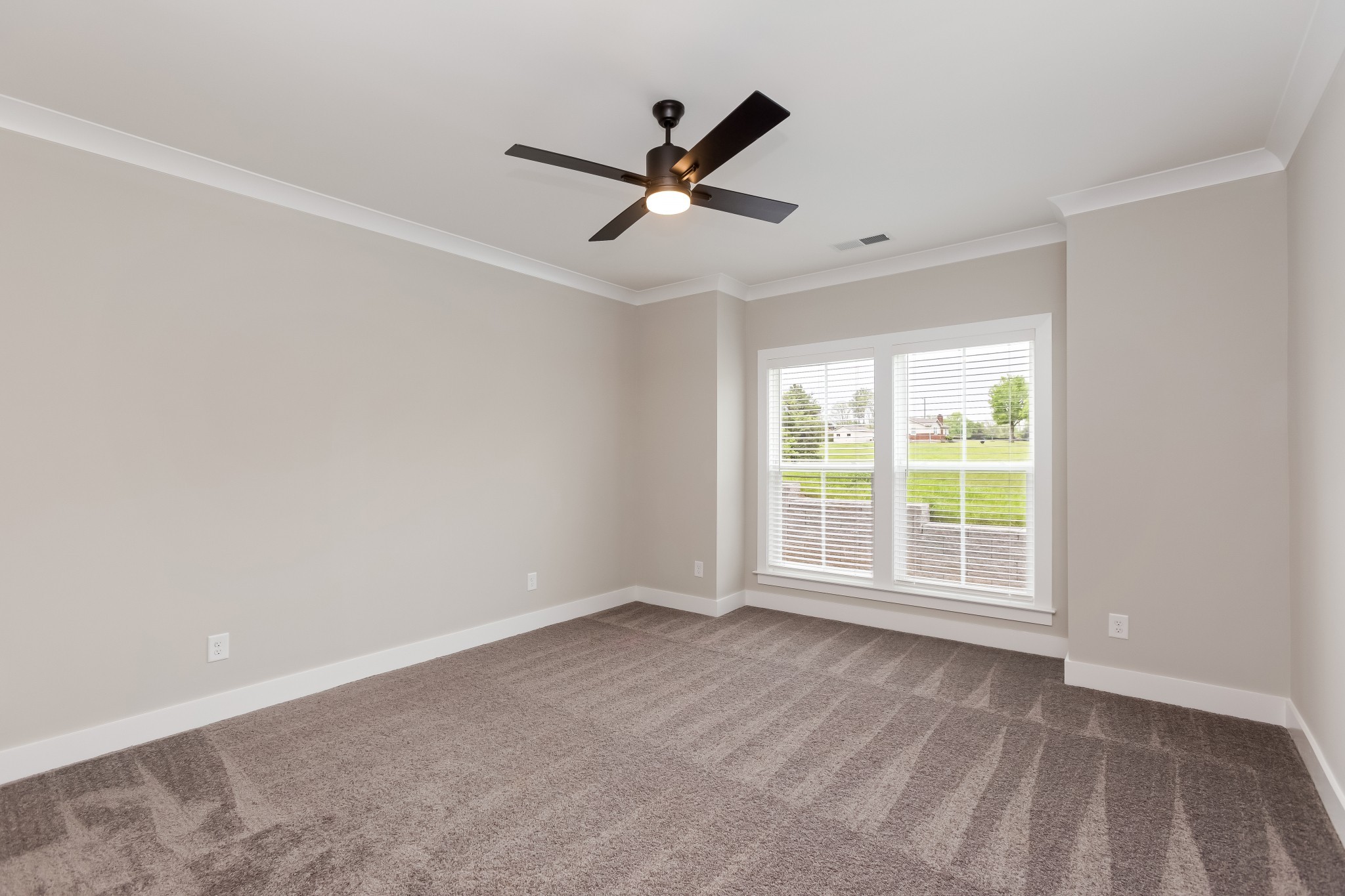 300 Jasmine Park Property Photo 15