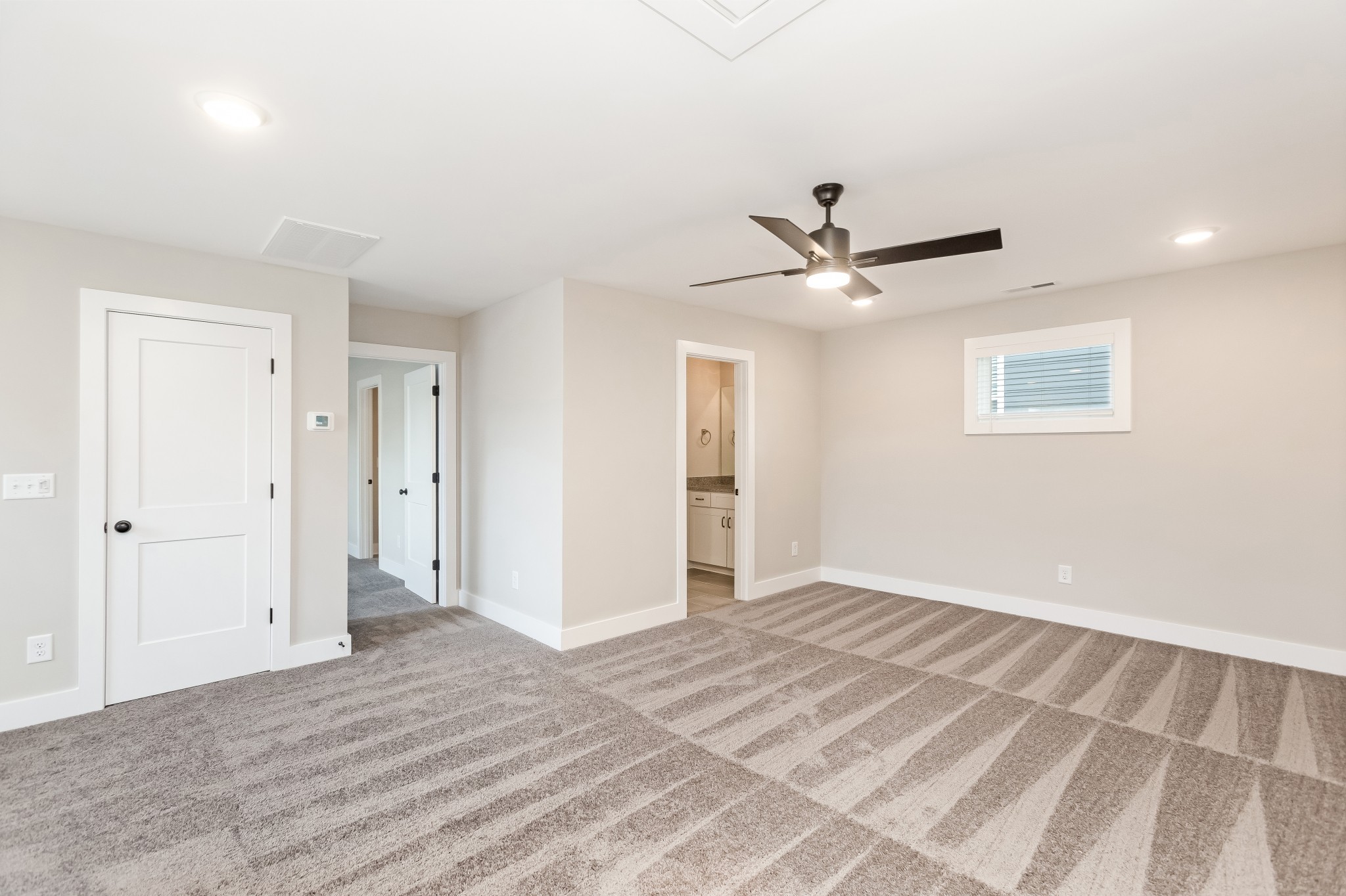 300 Jasmine Park Property Photo 16