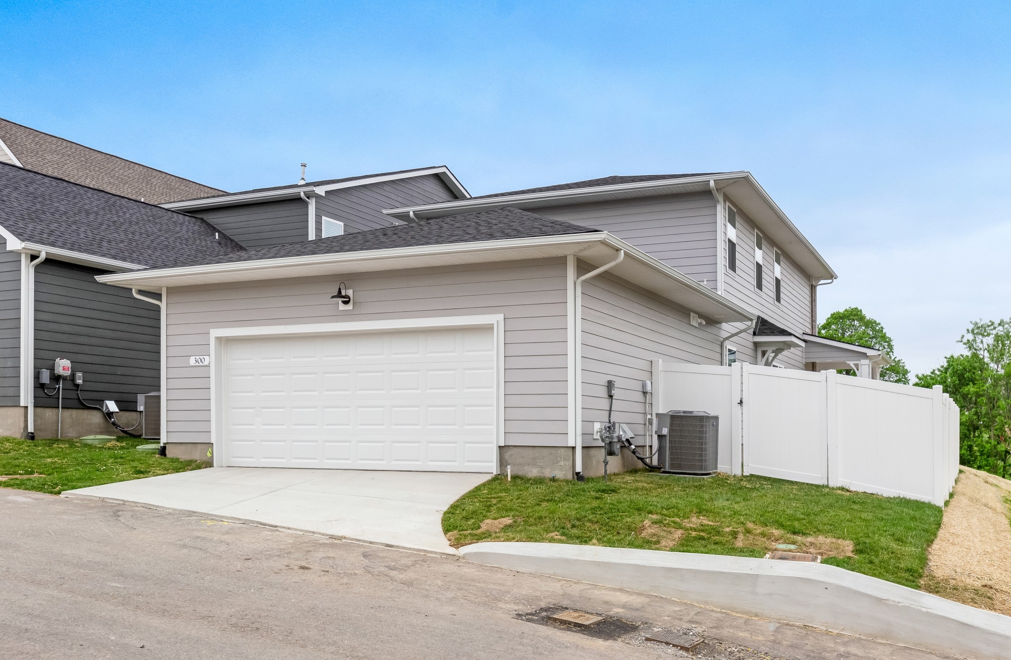 300 Jasmine Park Property Photo 32