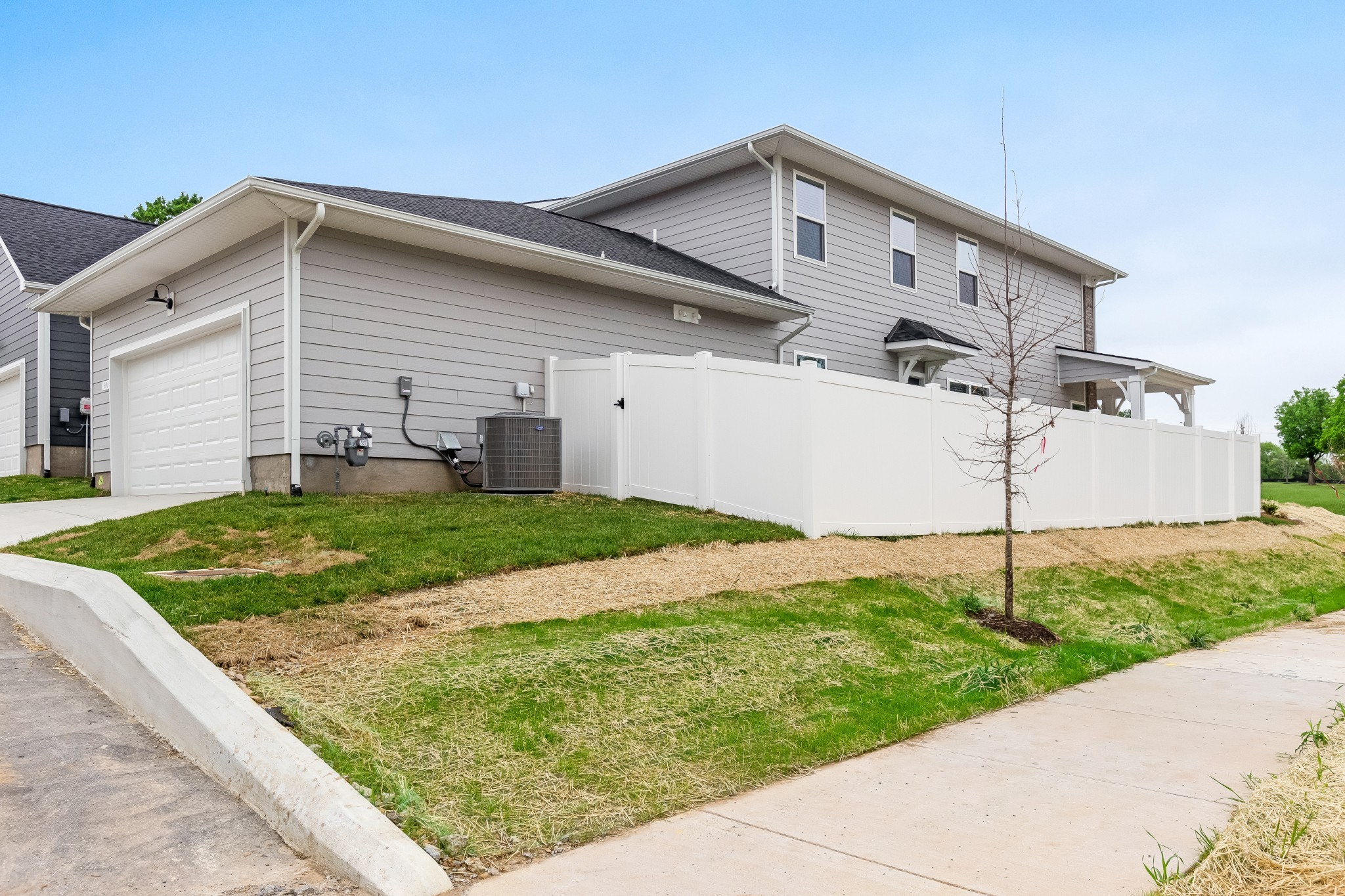 300 Jasmine Park Property Photo 34