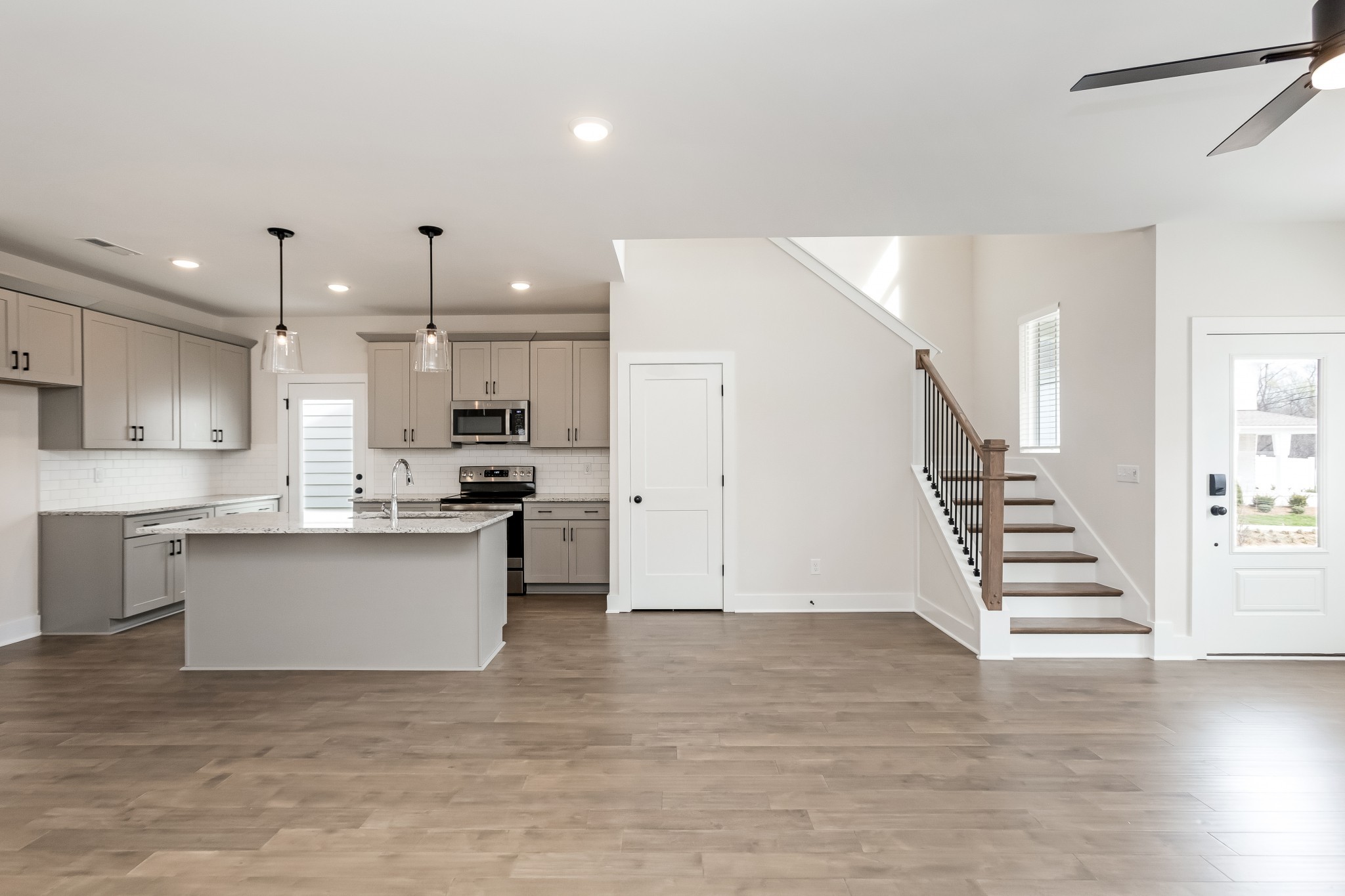 323 Jasmine Park Property Photo 5