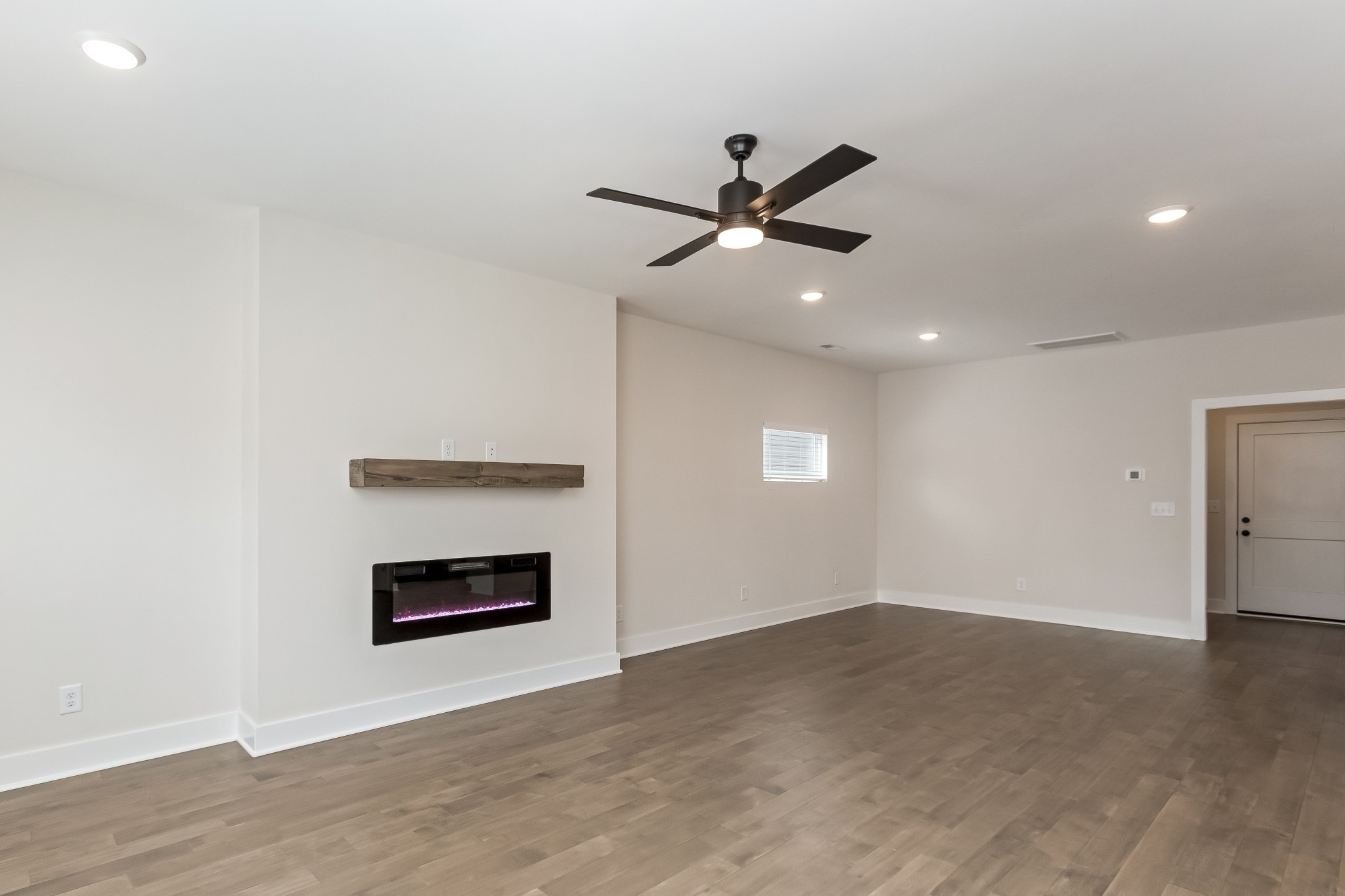 323 Jasmine Park Property Photo 12