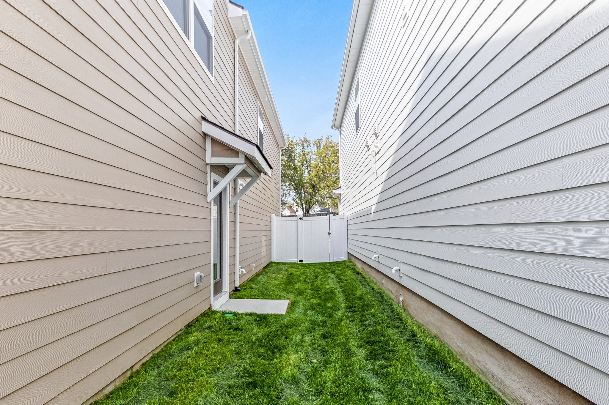 323 Jasmine Park Property Photo 28