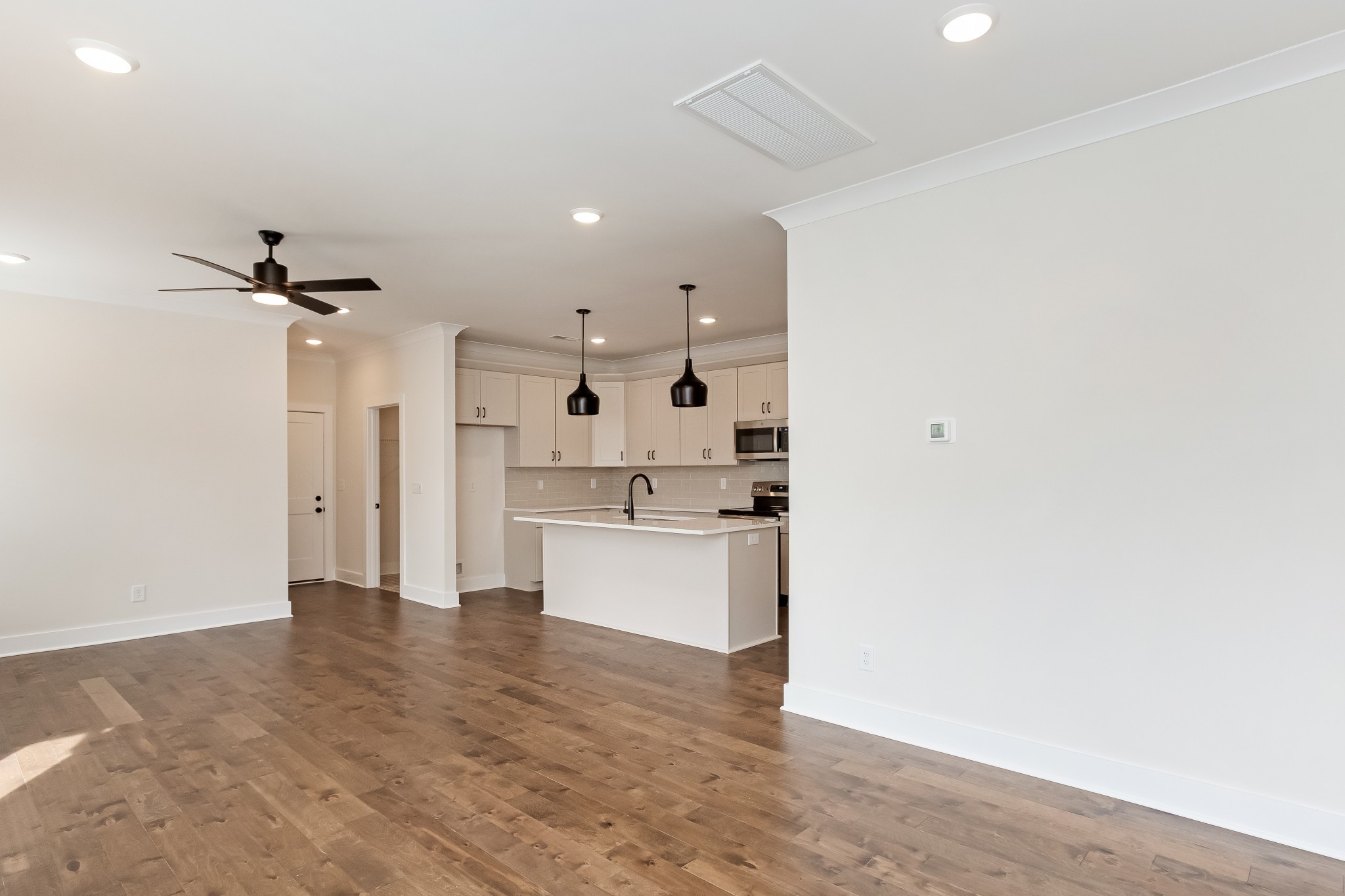 313 Jasmine Park Property Photo 9