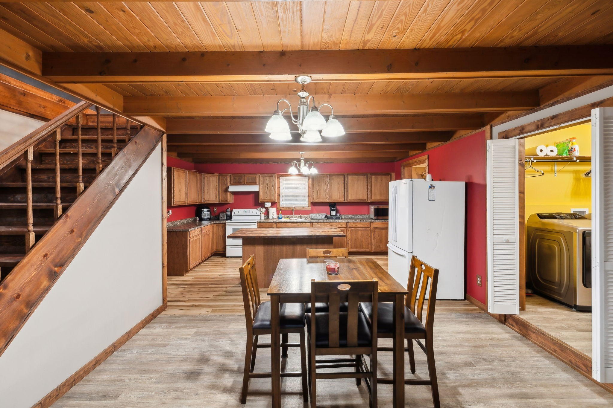 163 1st St Property Photo 10