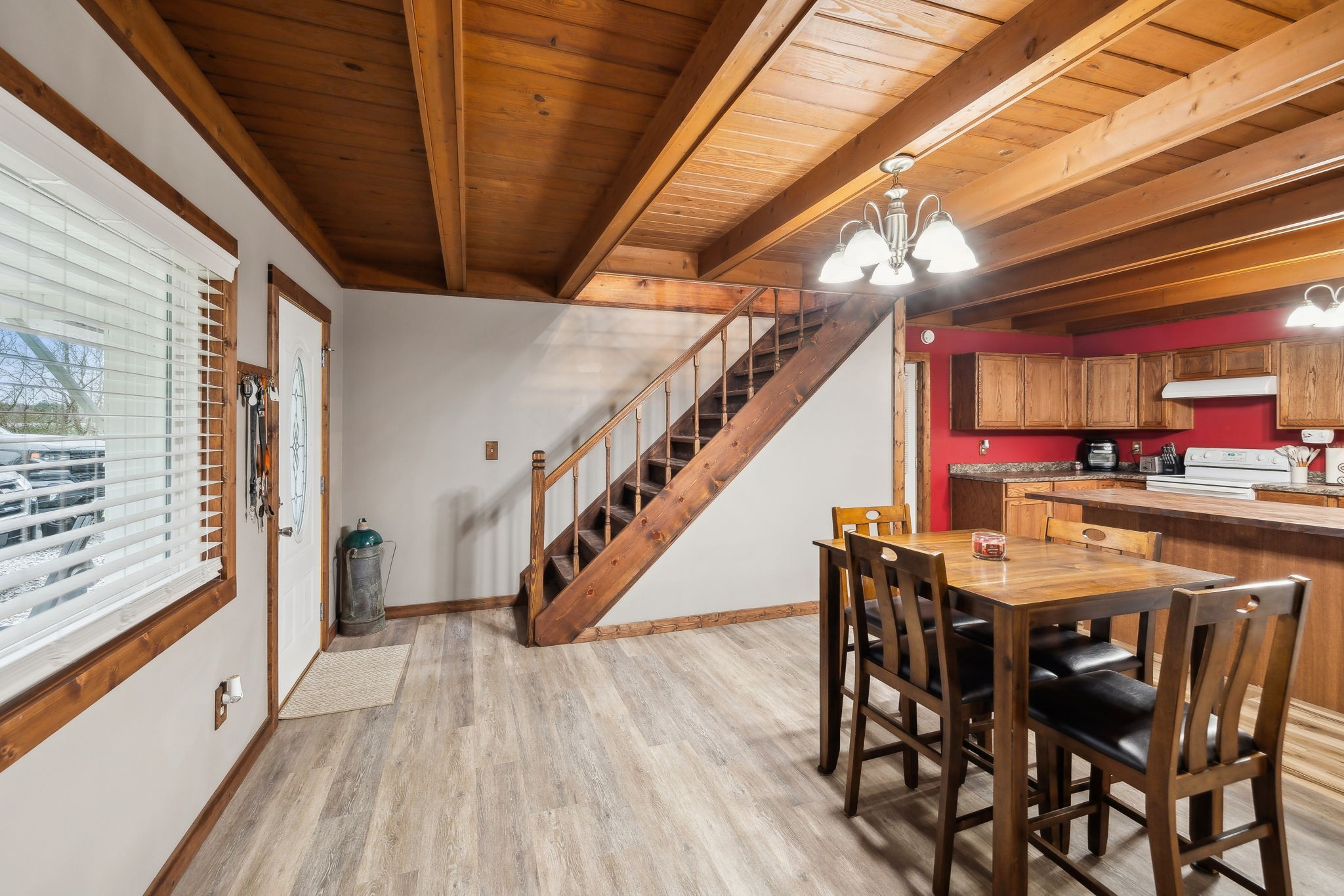 163 1st St Property Photo 14