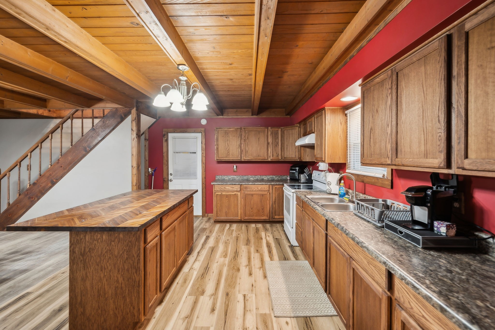 163 1st St Property Photo 21