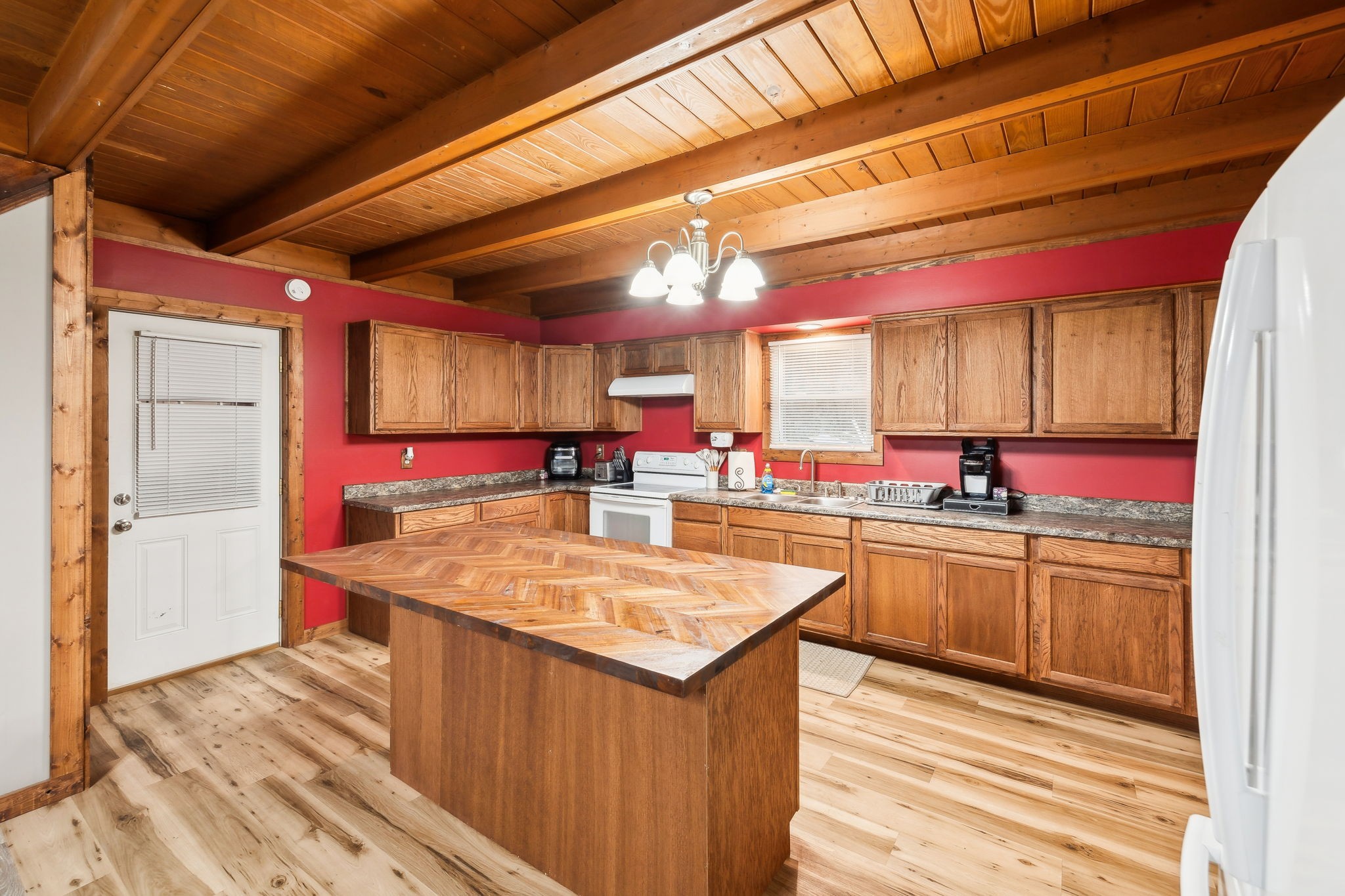 163 1st St Property Photo 25
