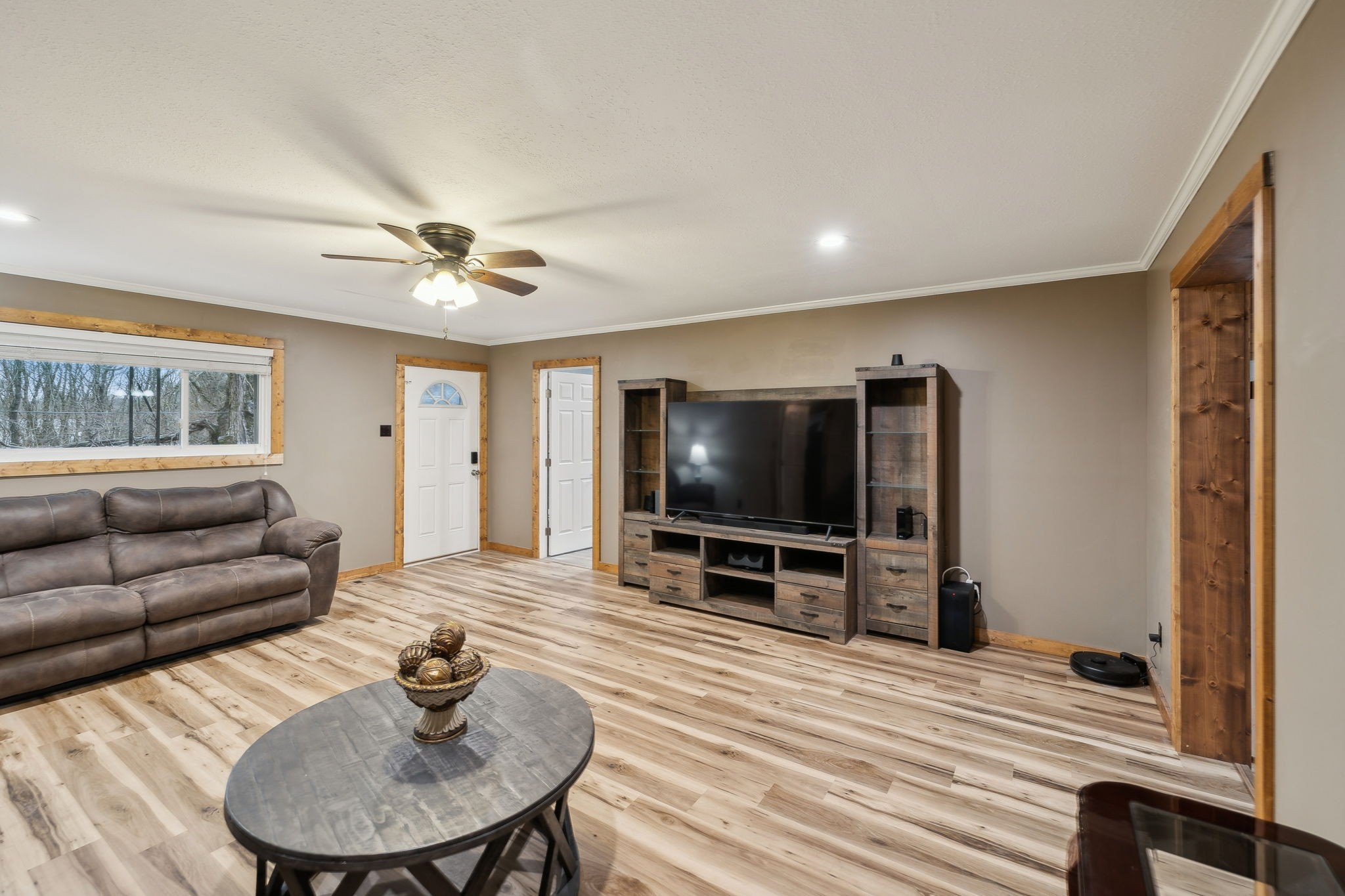 163 1st St Property Photo 31
