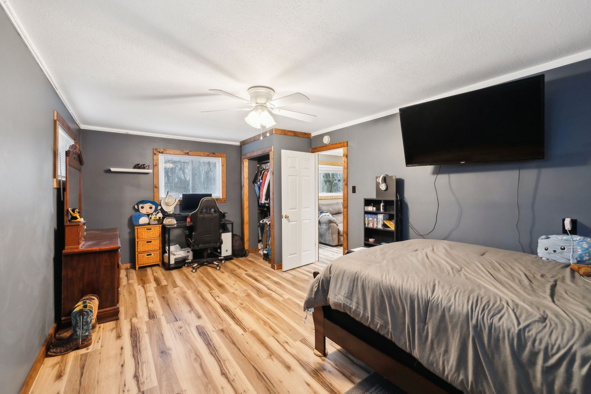 163 1st St Property Photo 38