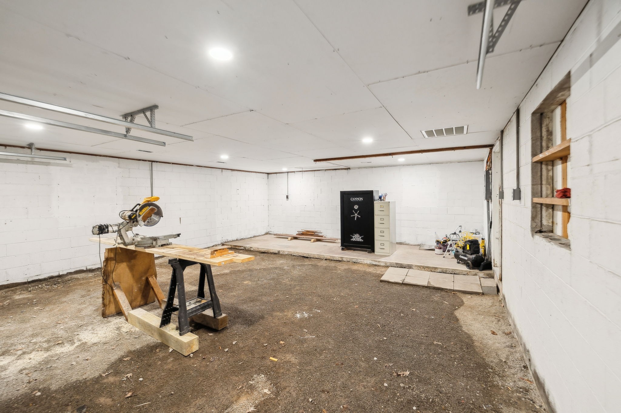 163 1st St Property Photo 54