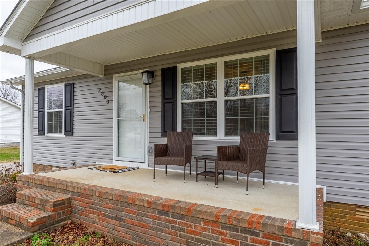 2300 Forrest Fields Dr Property Photo 5