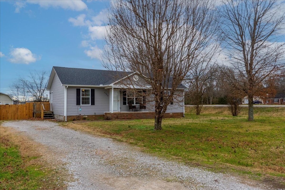 2300 Forrest Fields Dr Property Photo 6