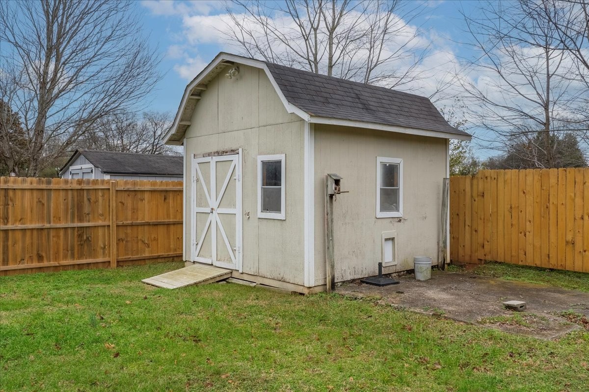 2300 Forrest Fields Dr Property Photo 28