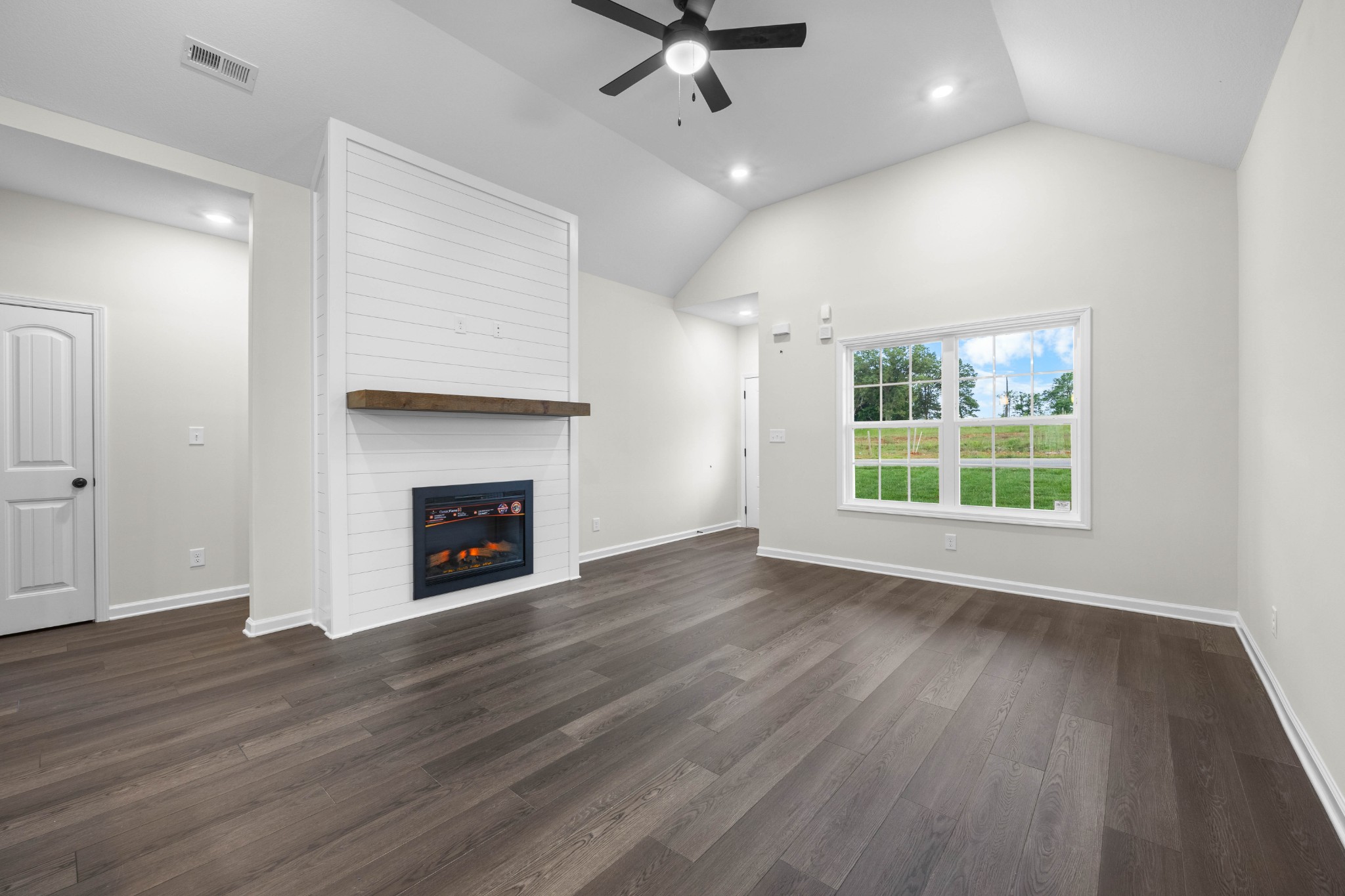 631 Wespanee Way Property Photo 10