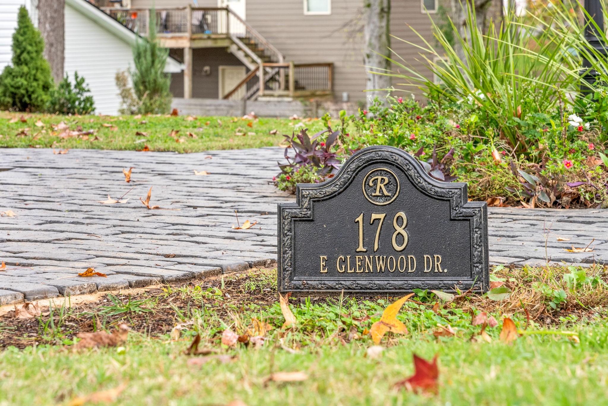 178 E Glenwood Dr Property Photo 65