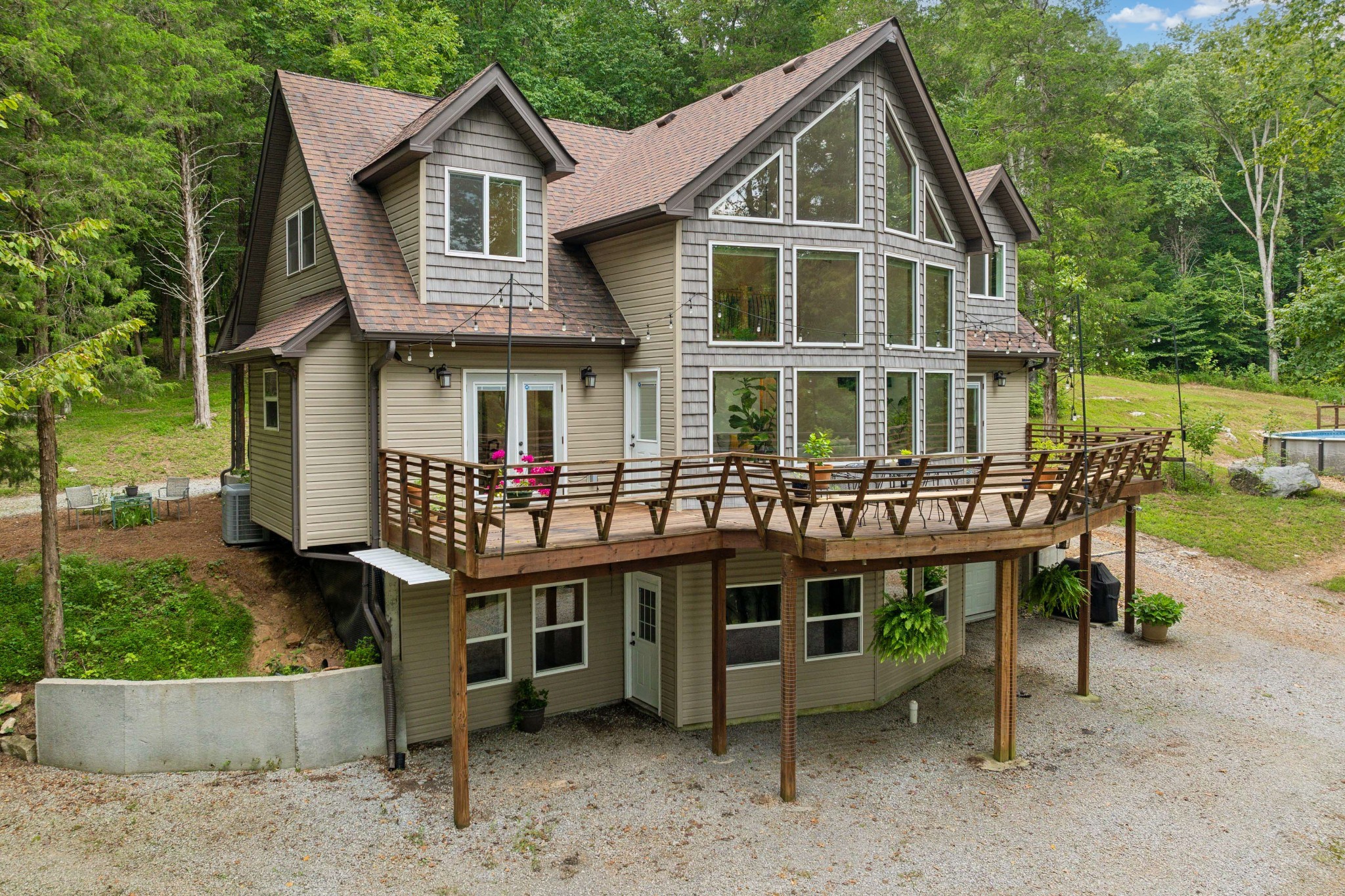 4045 Lake Rd Property Photo 3