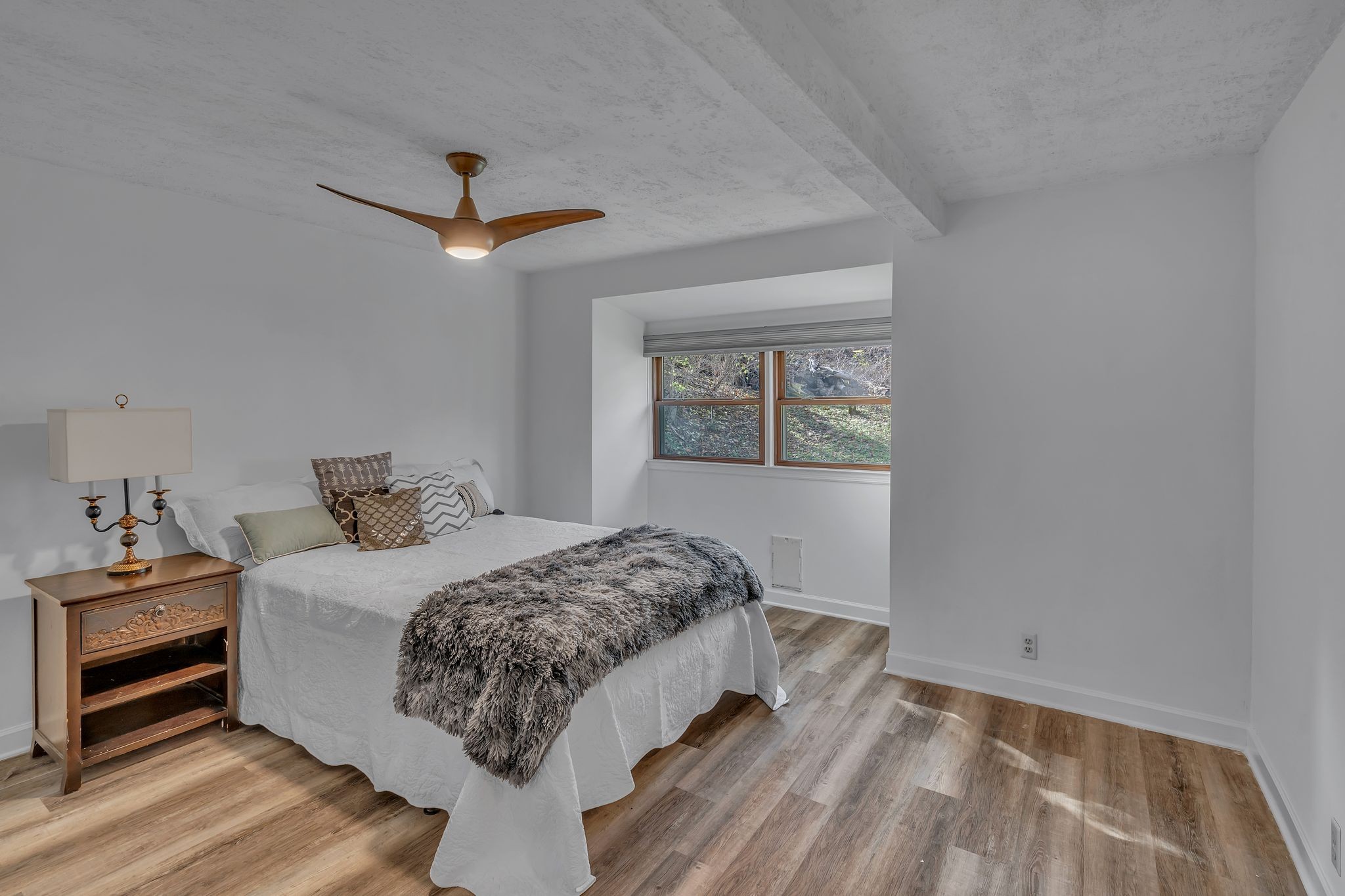645 Lakeview Cir Property Photo 13