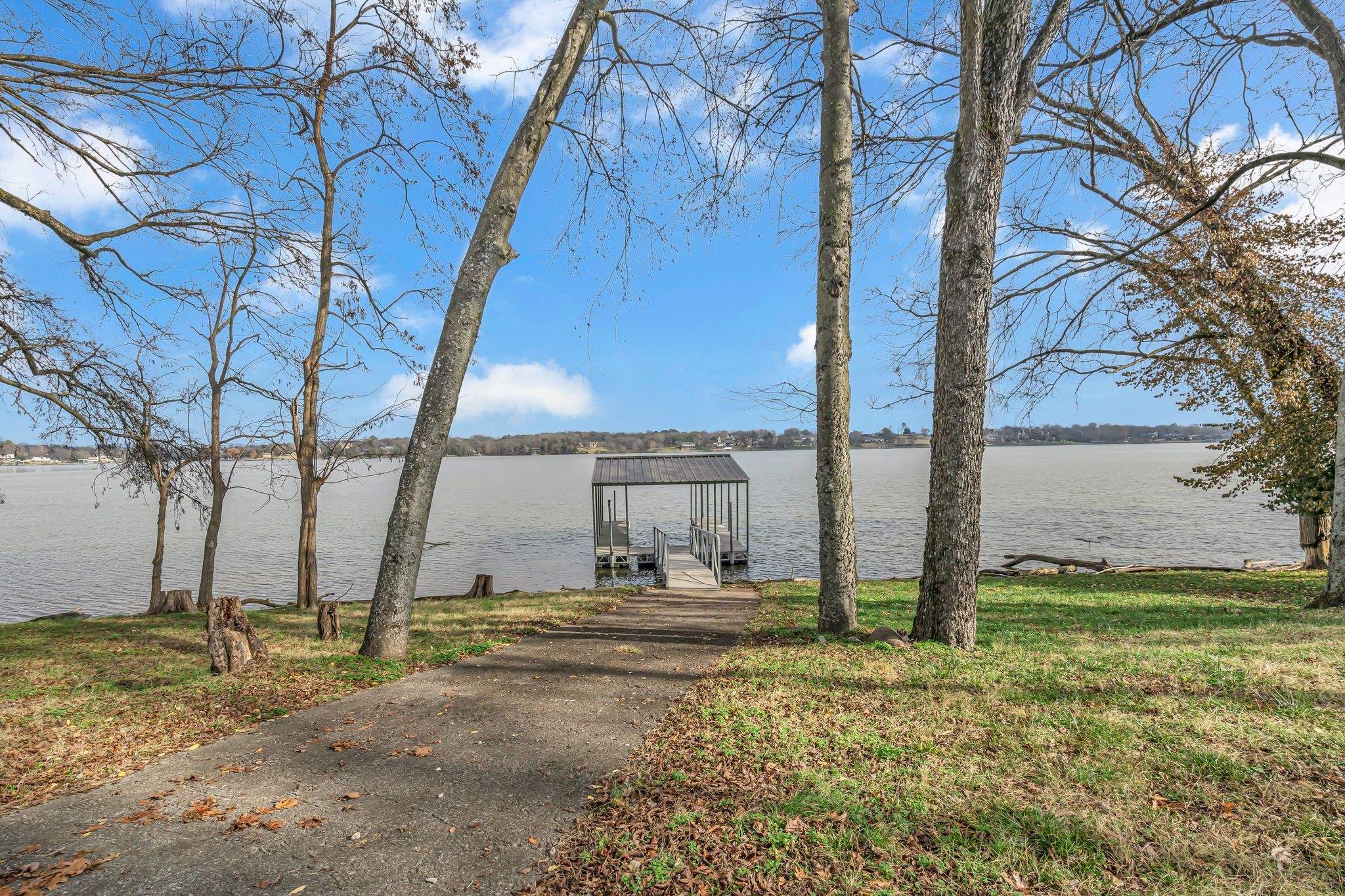 645 Lakeview Cir Property Photo 17