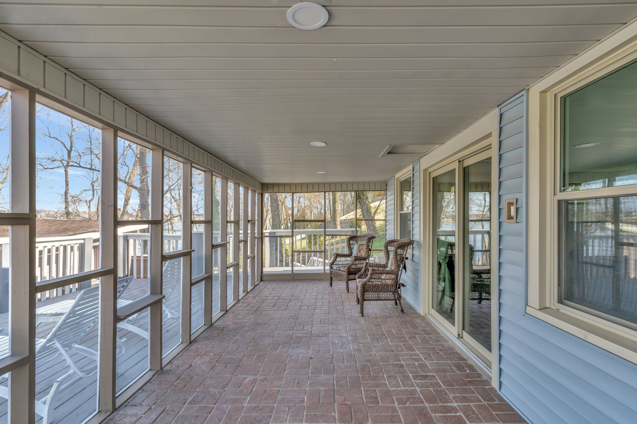 645 Lakeview Cir Property Photo 27