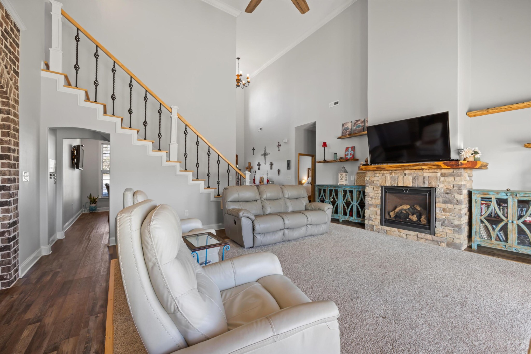 300 Skyhigh Drive Property Photo 13