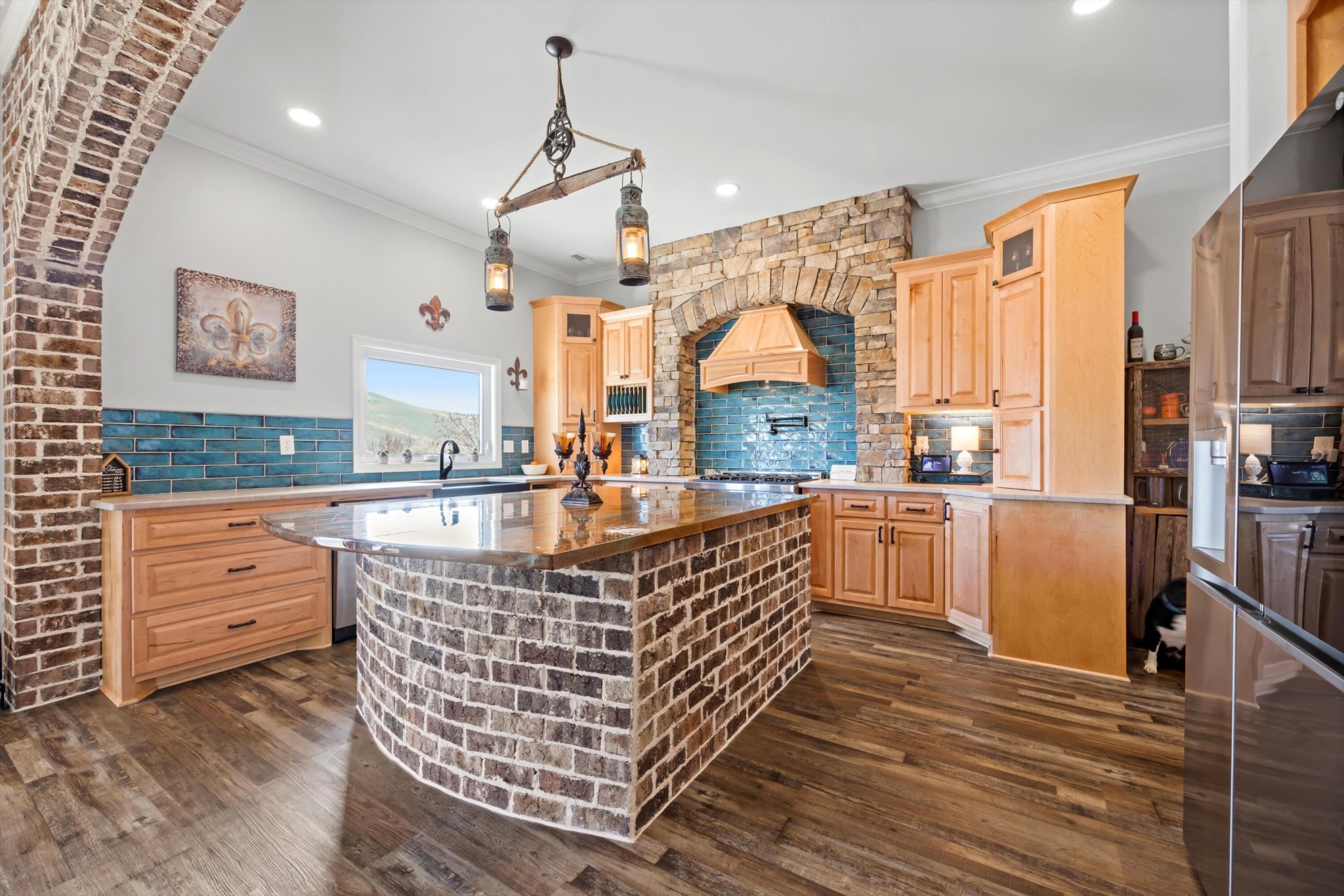 300 Skyhigh Drive Property Photo 15