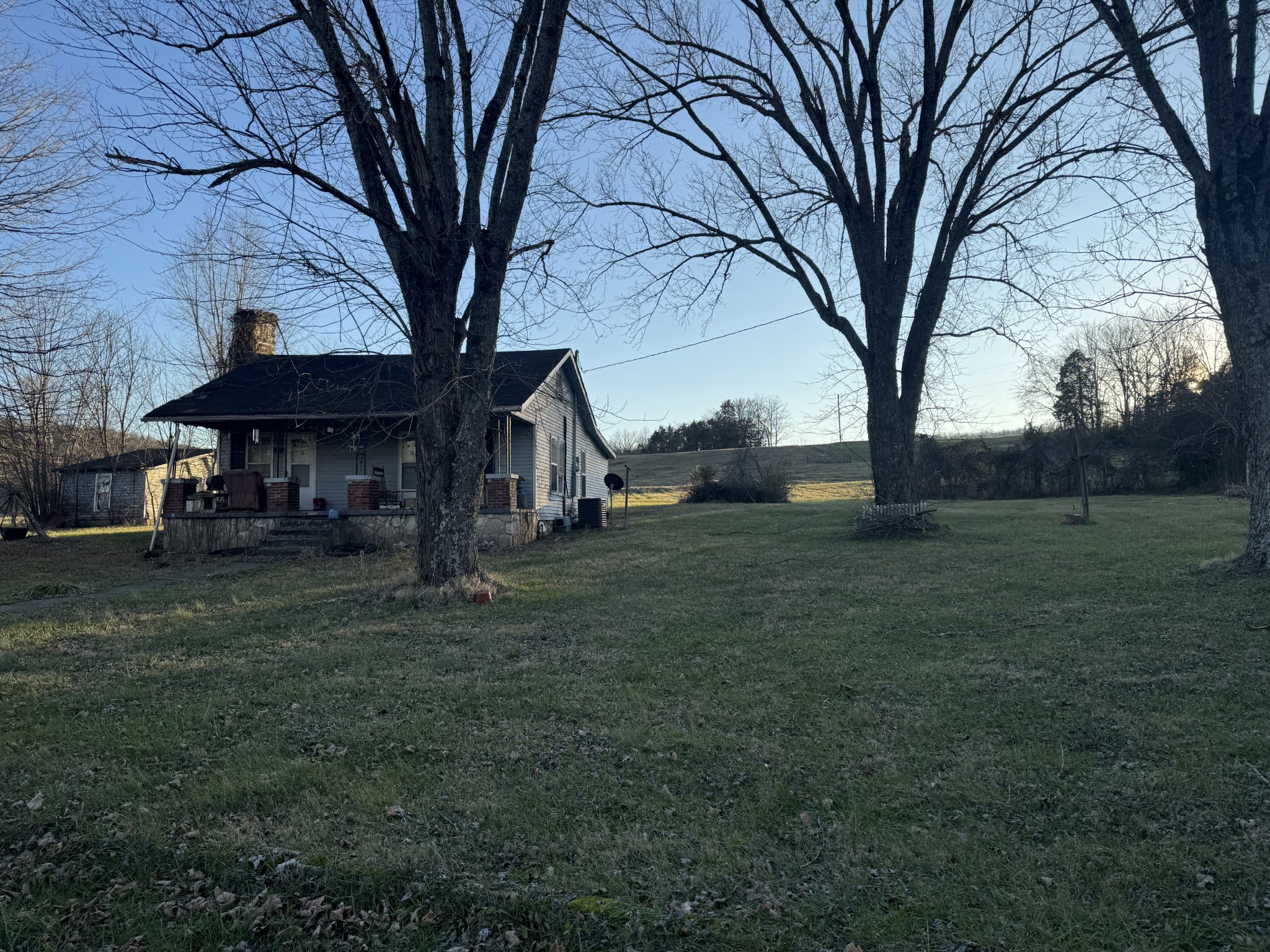 1007 Kennedy Creek Rd Property Photo 1