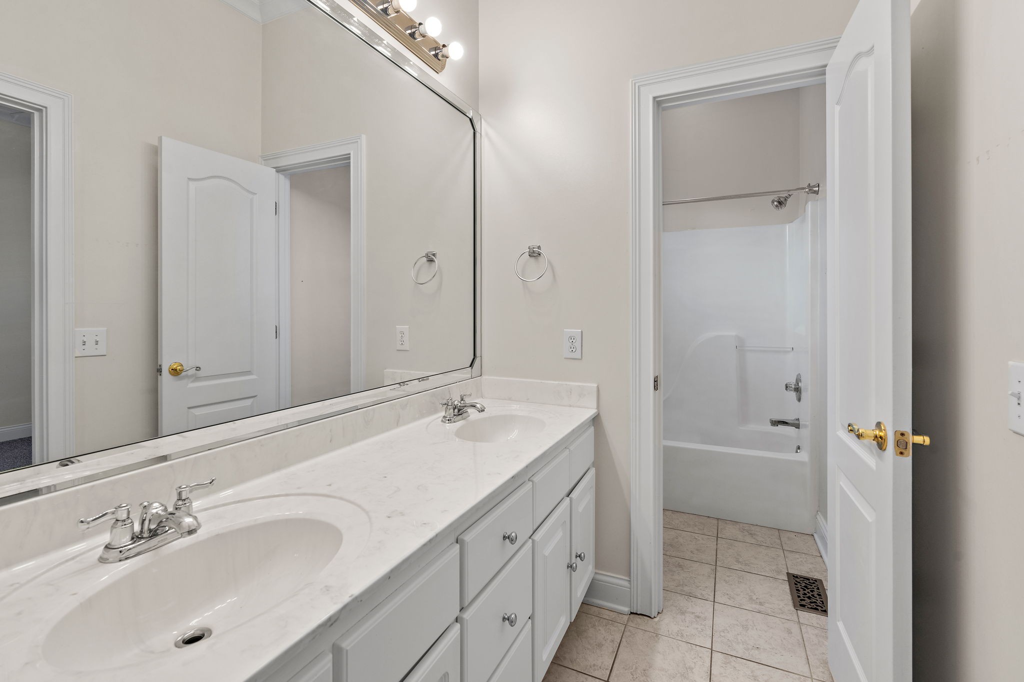 1011 Island Brook Dr Property Photo 14