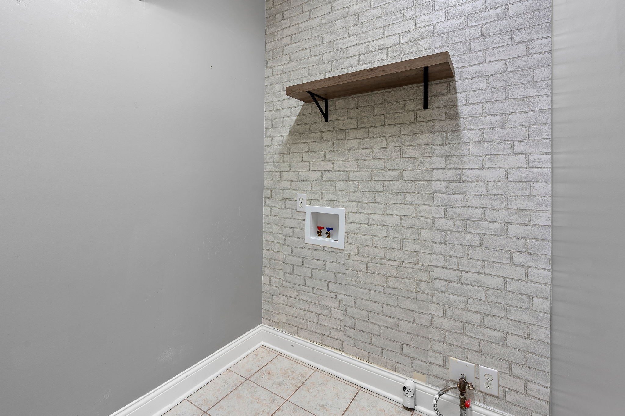 1011 Island Brook Dr Property Photo 15