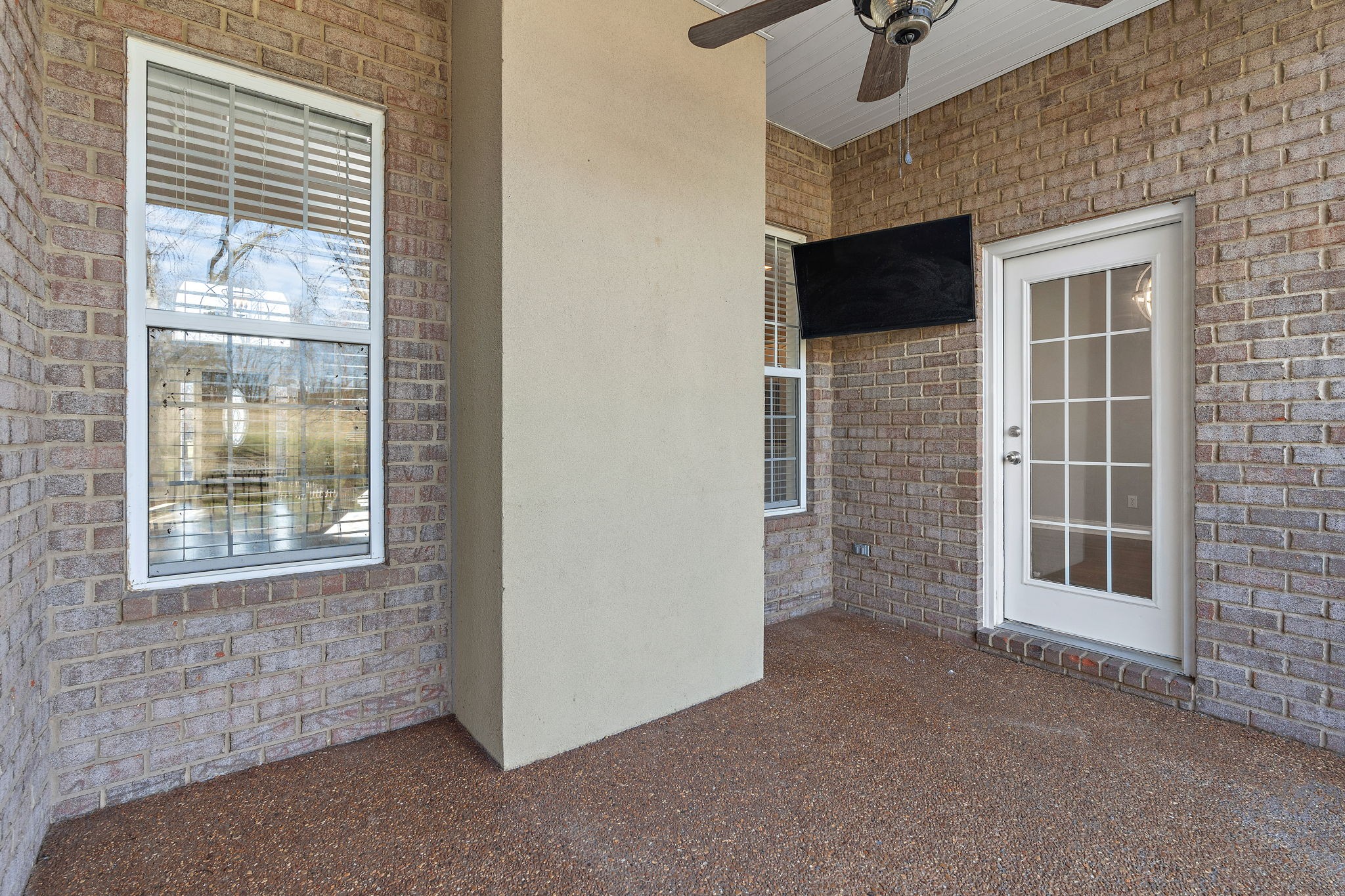 1011 Island Brook Dr Property Photo 18