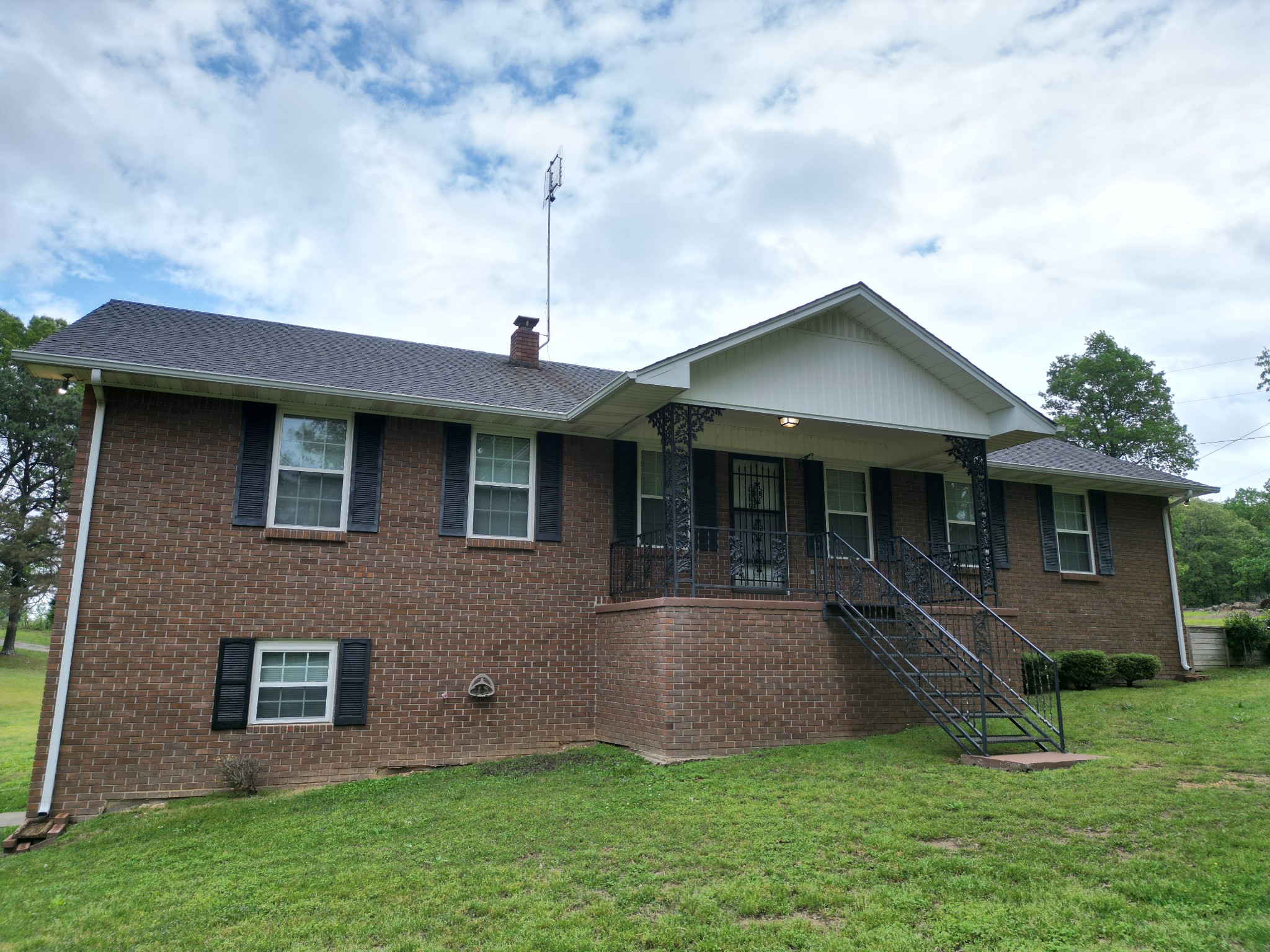 2055 Chisholm Rd Property Photo