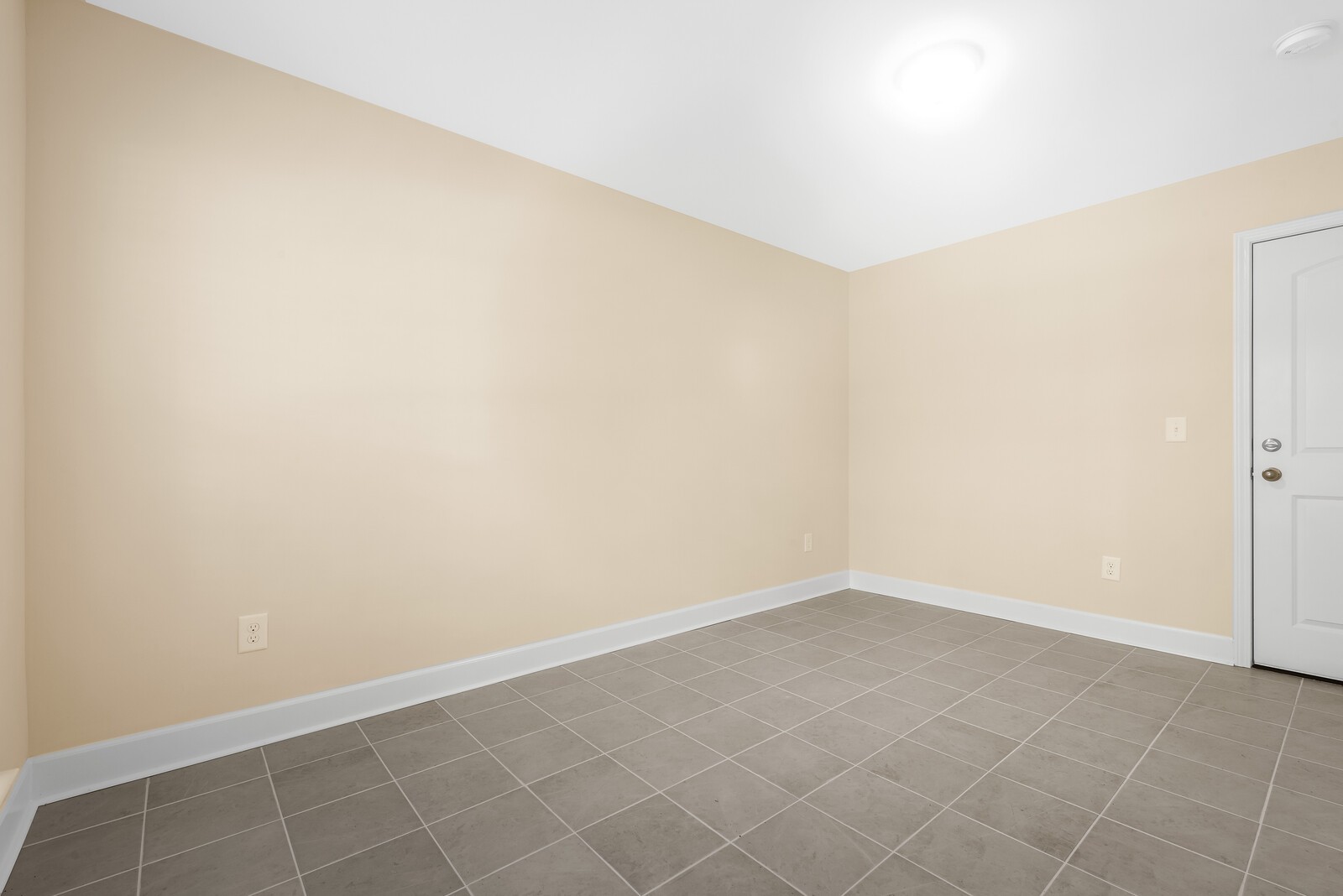 8224 Lenox Creekside Dr Property Photo 8