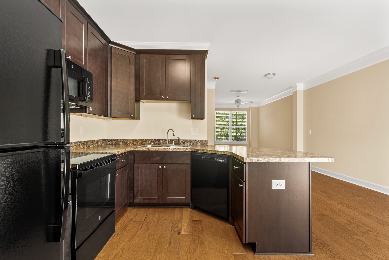 8224 Lenox Creekside Dr Property Photo 11