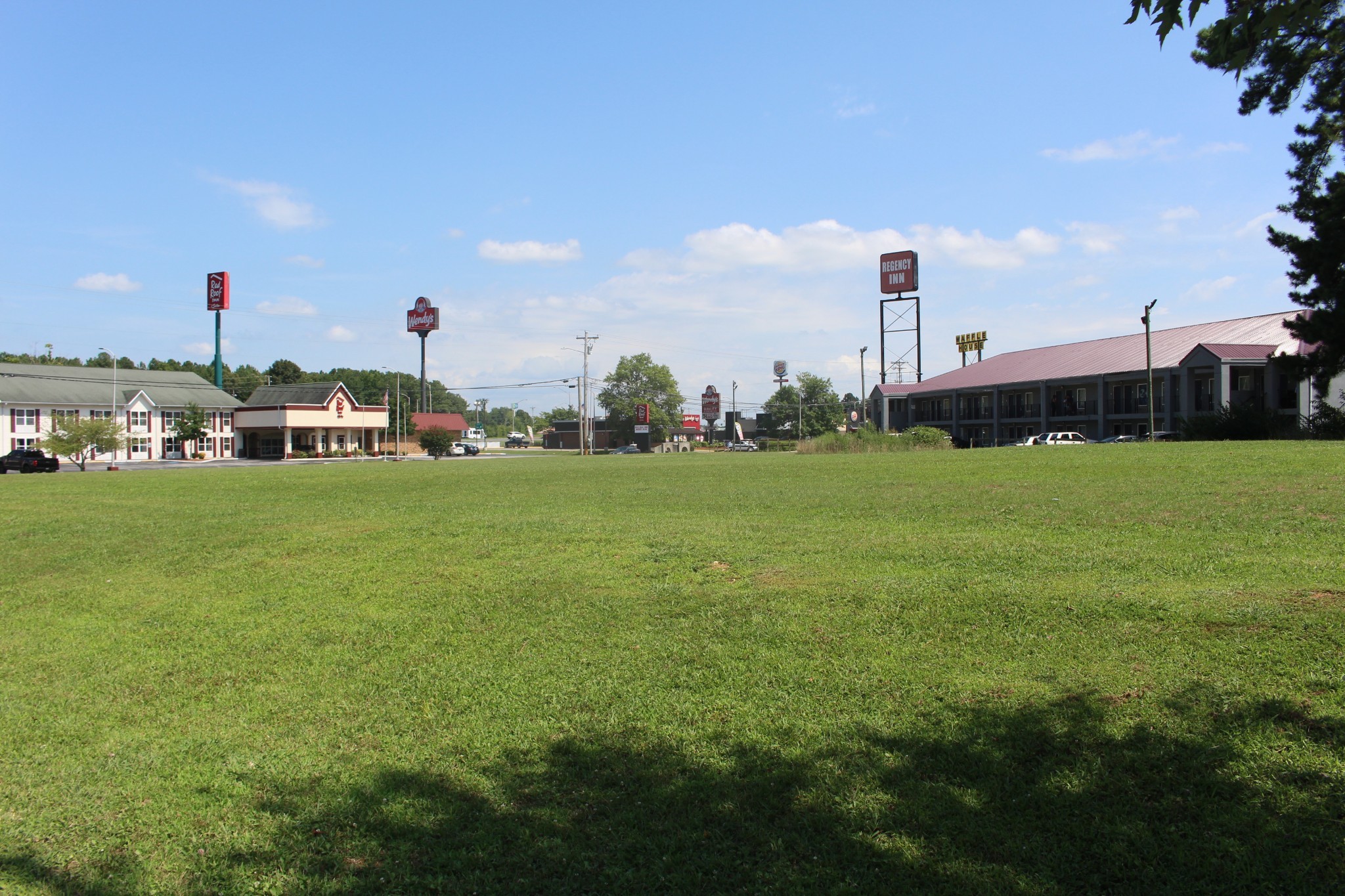155 Expressway Dr Property Photo 4