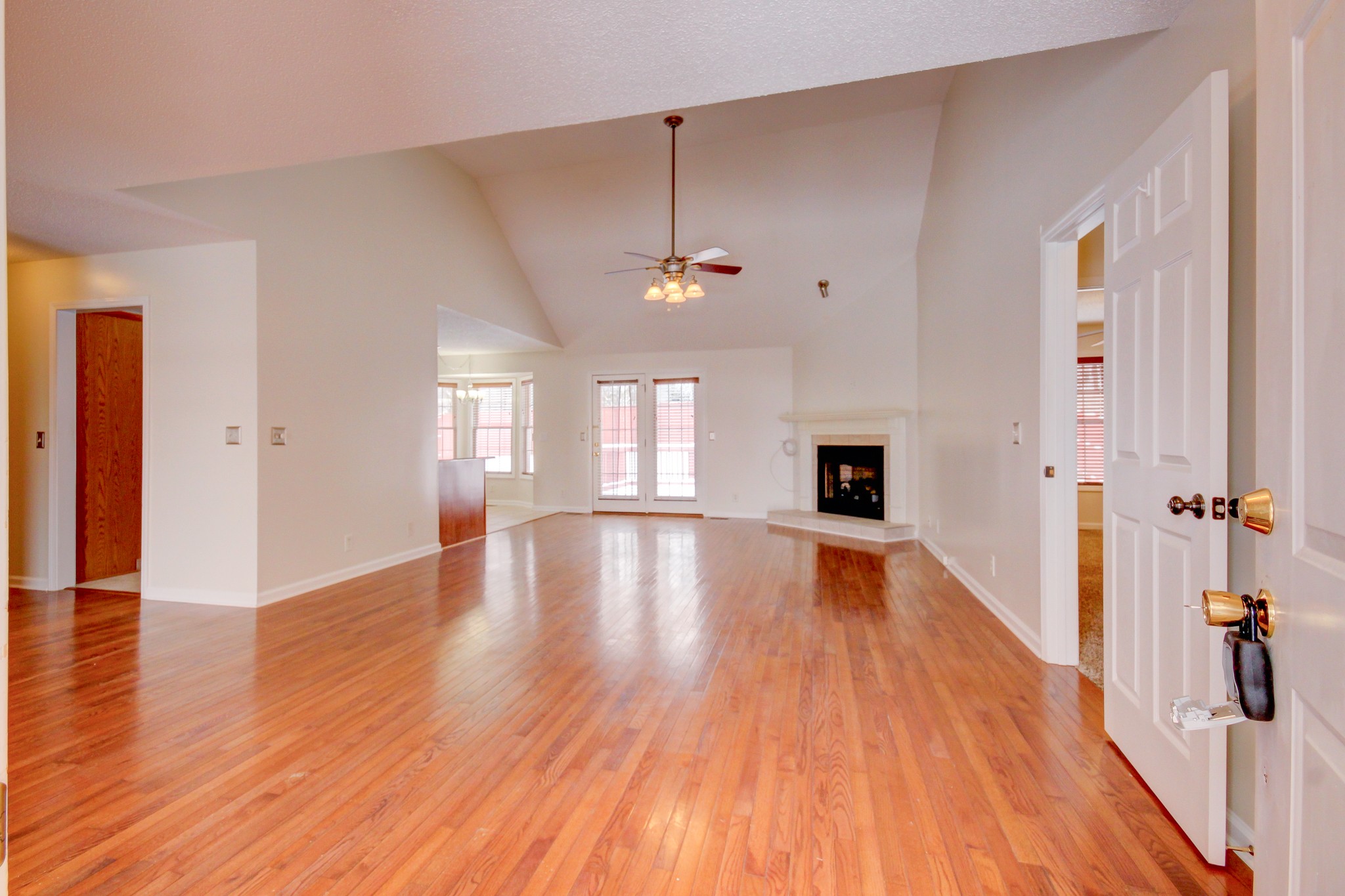 3363 Shetland Way Property Photo 6
