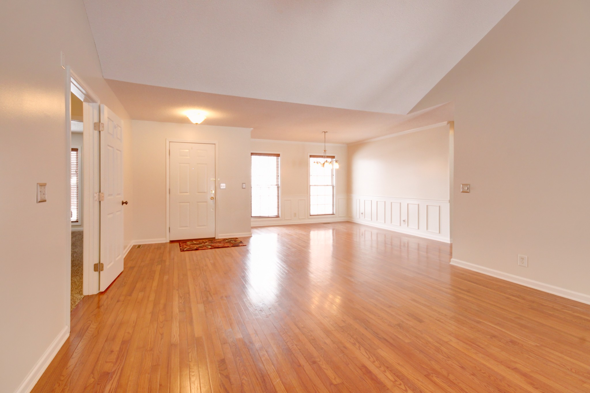3363 Shetland Way Property Photo 8