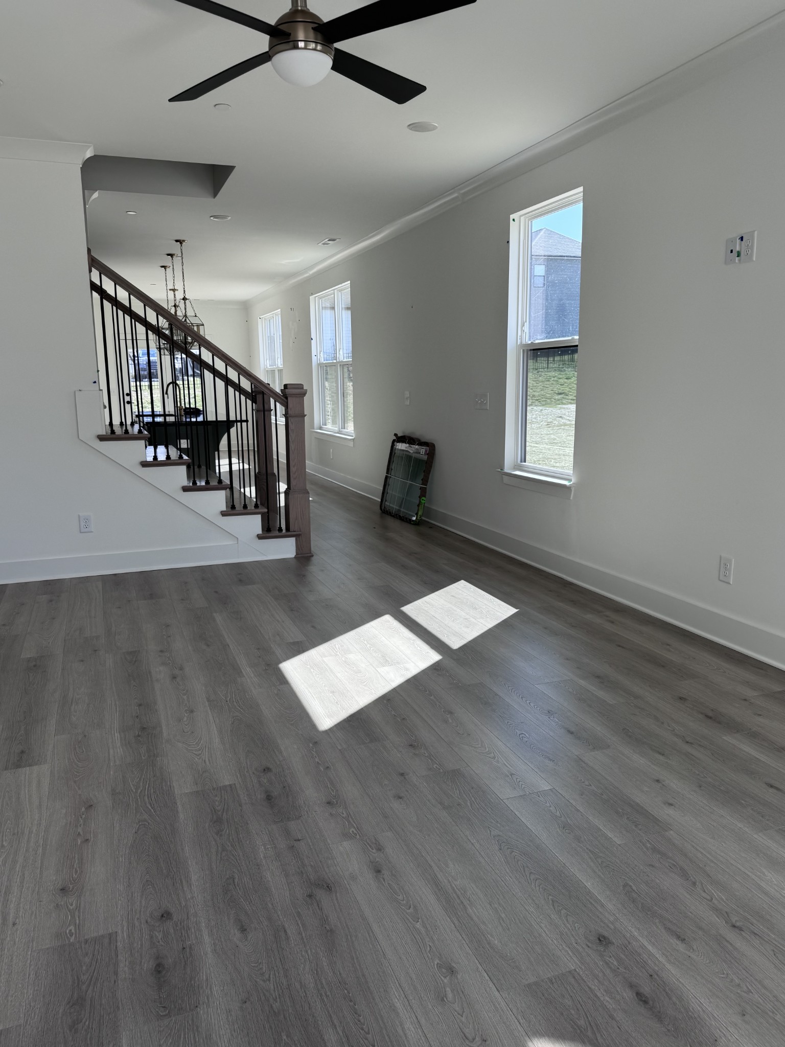 3049 Inman Dr Property Photo 2