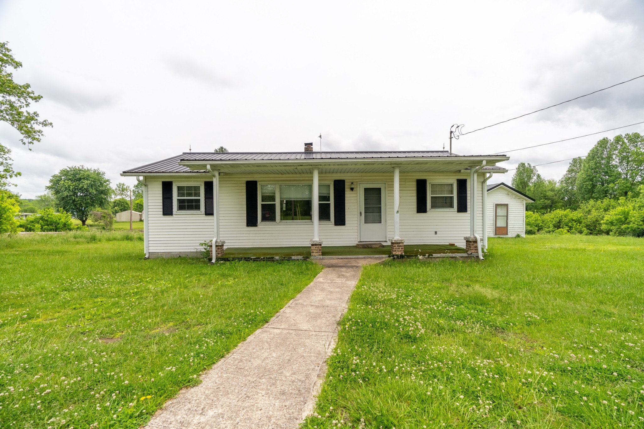 198 Old Highway Rd Property Photo