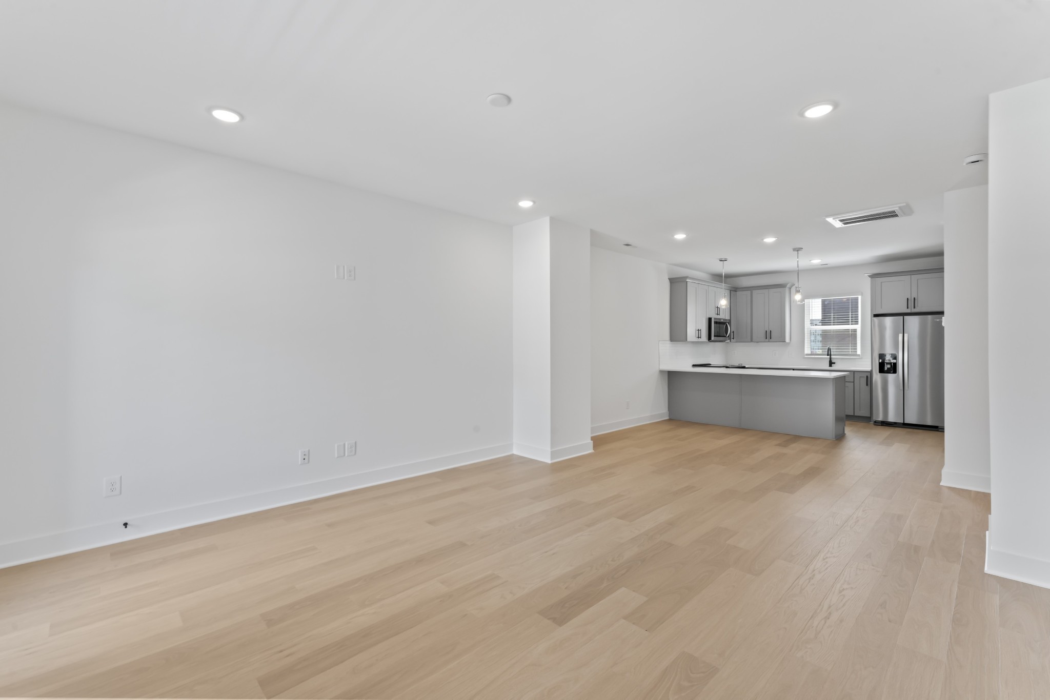 604 Markham St Property Photo 5