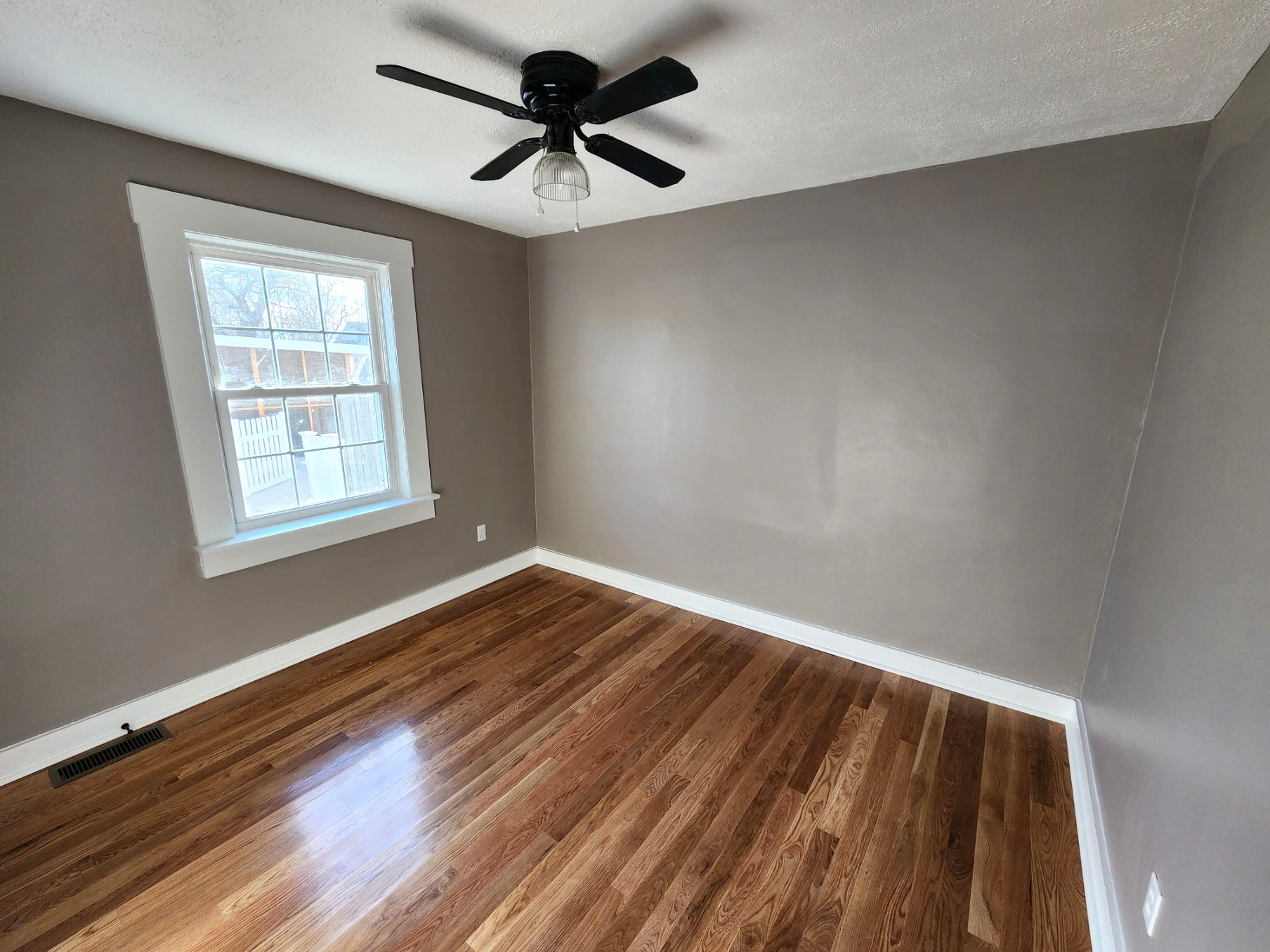 1830 Dimple Ct Property Photo 12