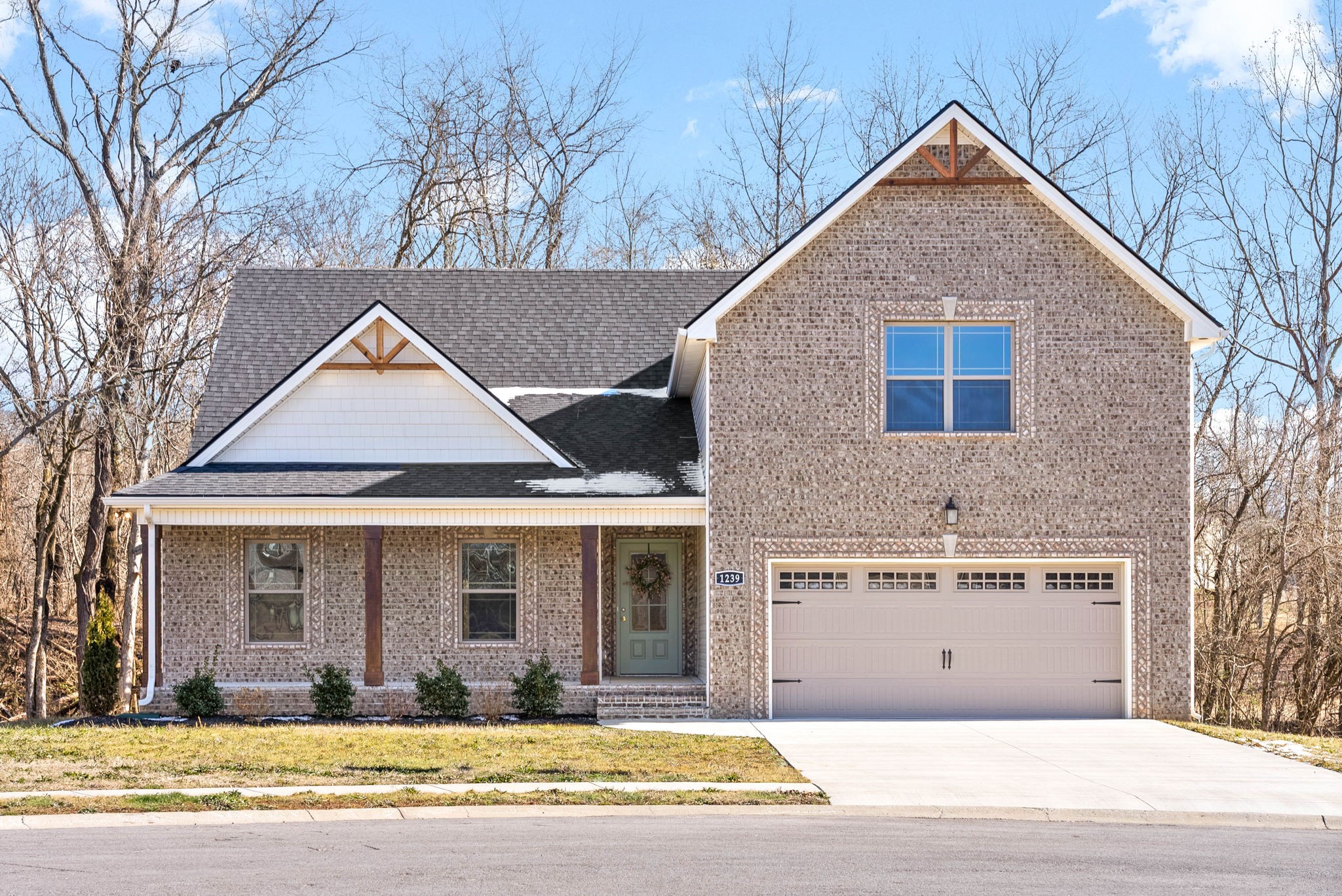 1239 Highgrove Ln Property Photo