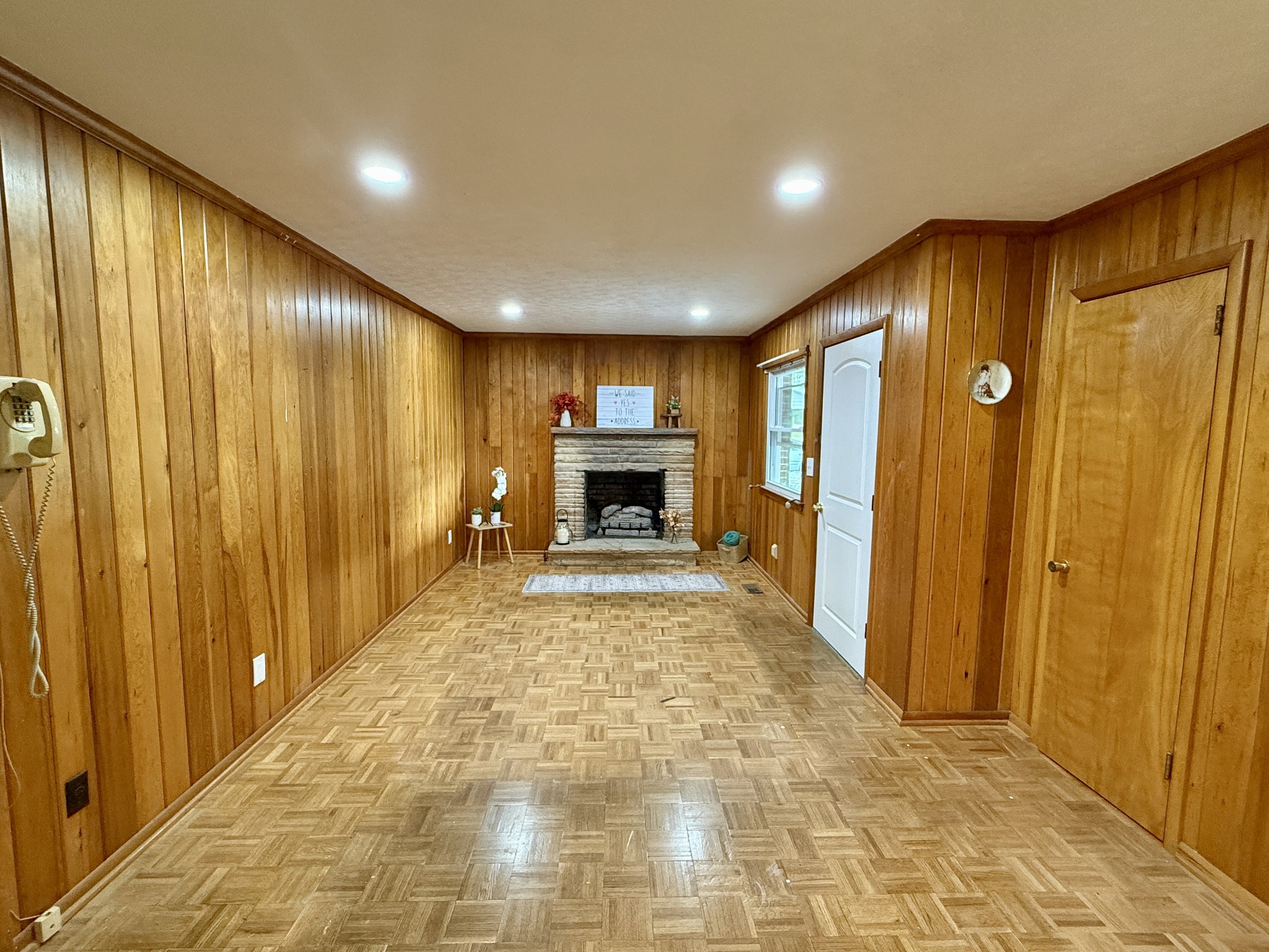 558 First Ave S, S Property Photo 10