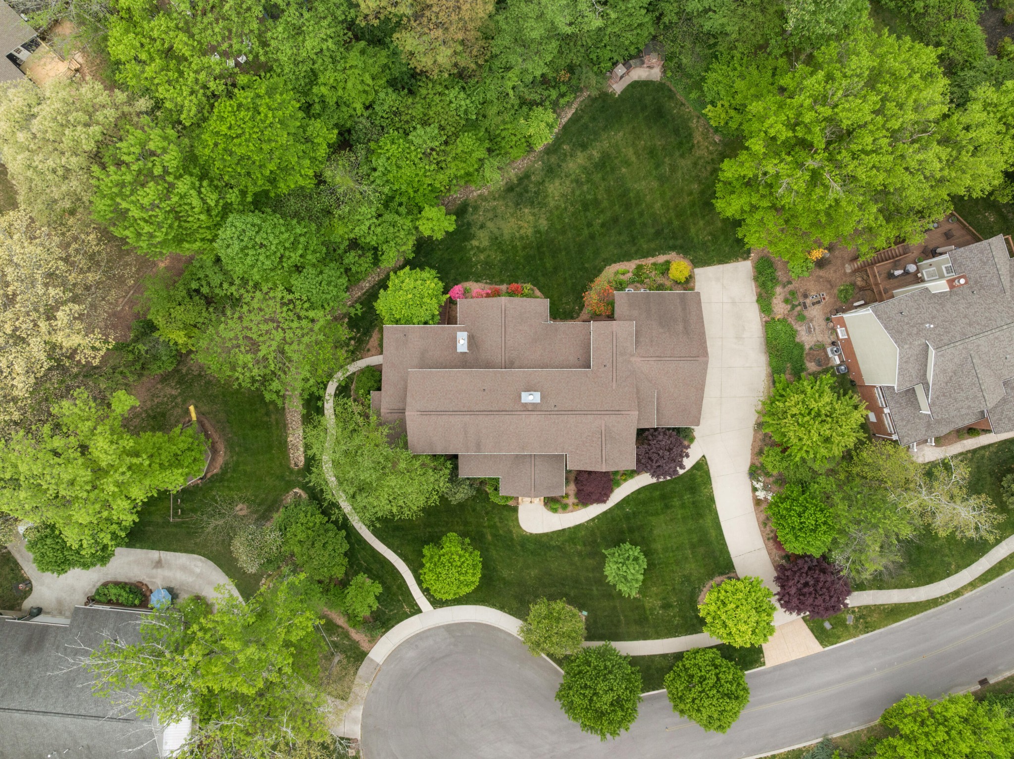 714 Berry Spring Path Property Photo 3