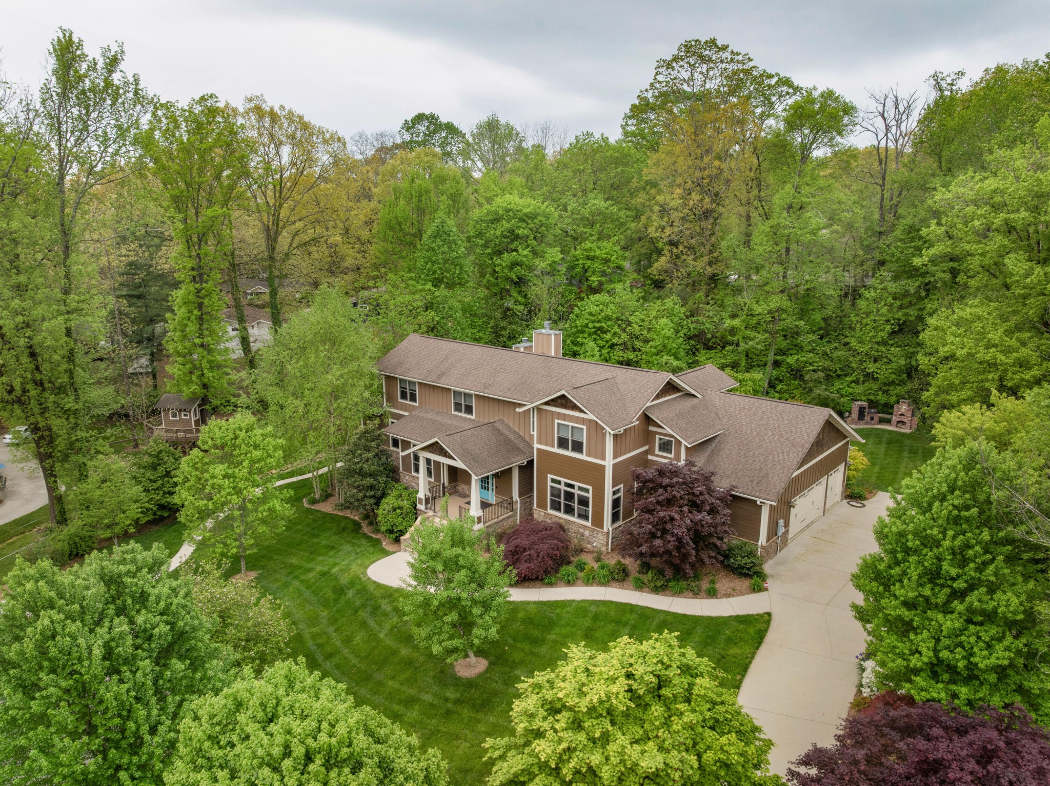 714 Berry Spring Path Property Photo 4