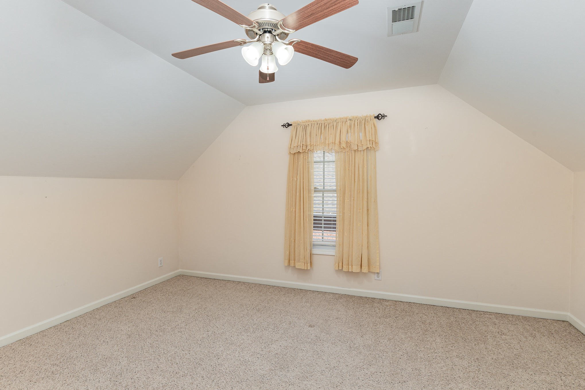 717 Courtland Ave Property Photo 18